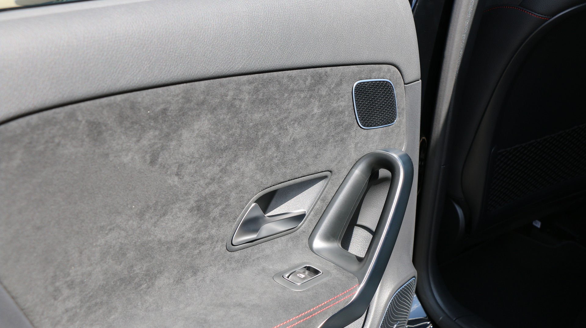 MERCEDES-BENZ A 250 4MATIC Kompaktlimousine-image-8