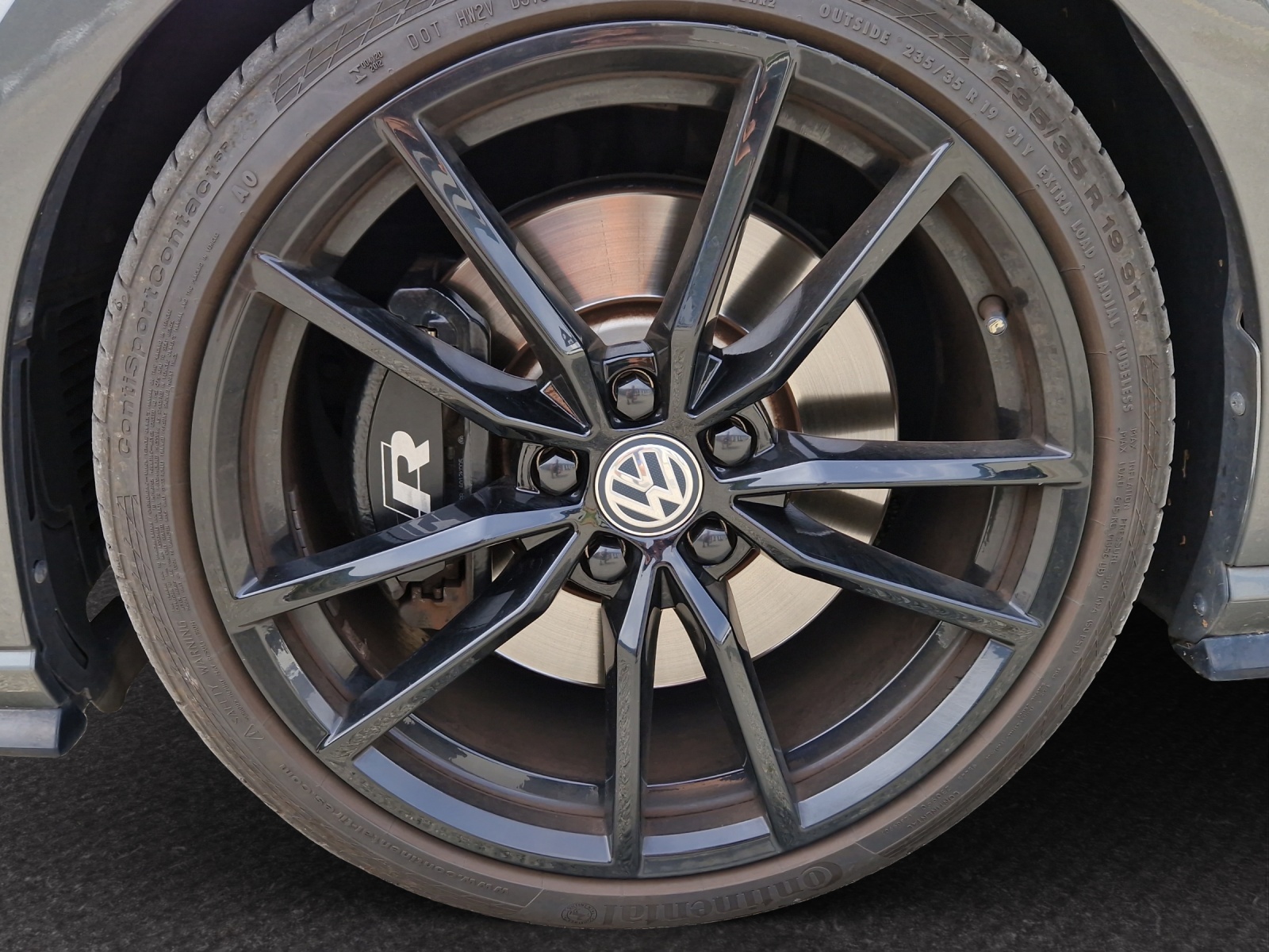 VW Golf Variant 2.0 TSI R 4Motion DSG-image-14