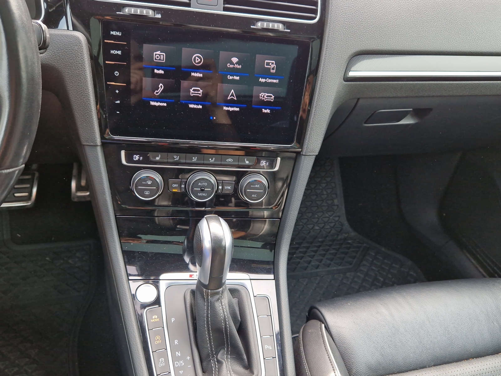 VW Golf Variant 2.0 TSI R 4Motion DSG-image-10