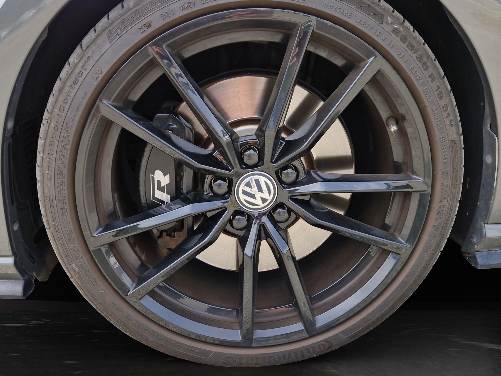 VW Golf Variant 2.0 TSI R 4Motion DSG-image-14