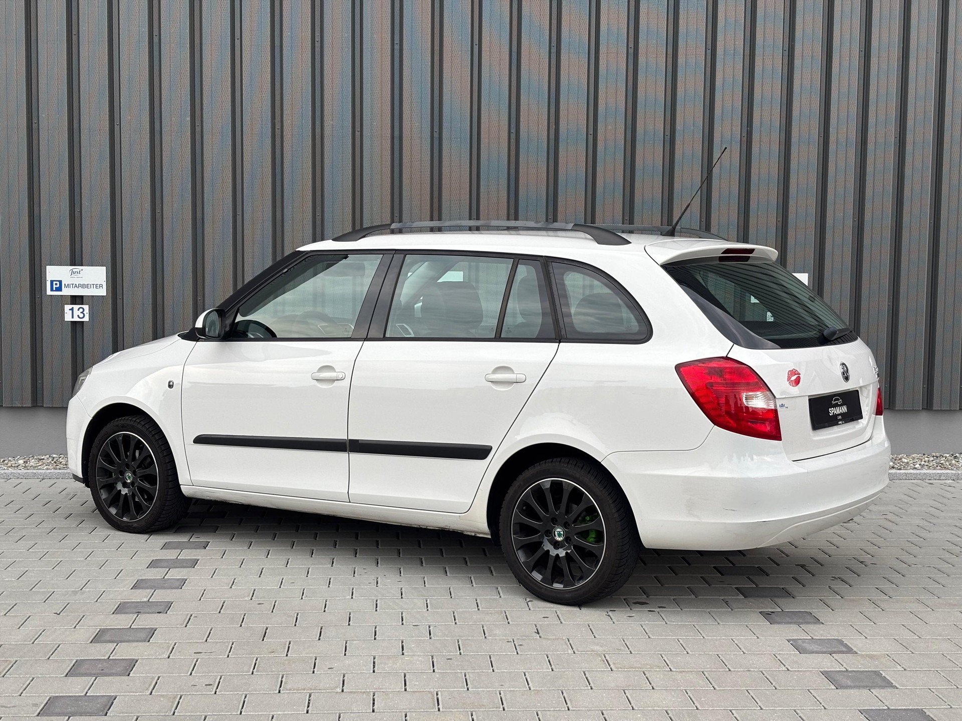 SKODA Fabia 1.4 Ambiente-image-3