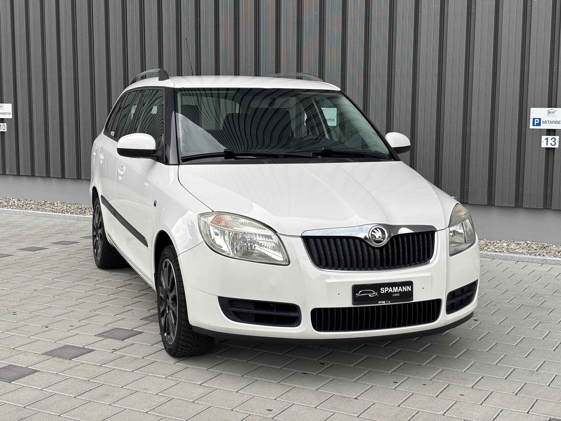 SKODA Fabia 1.4 Ambiente-image-11