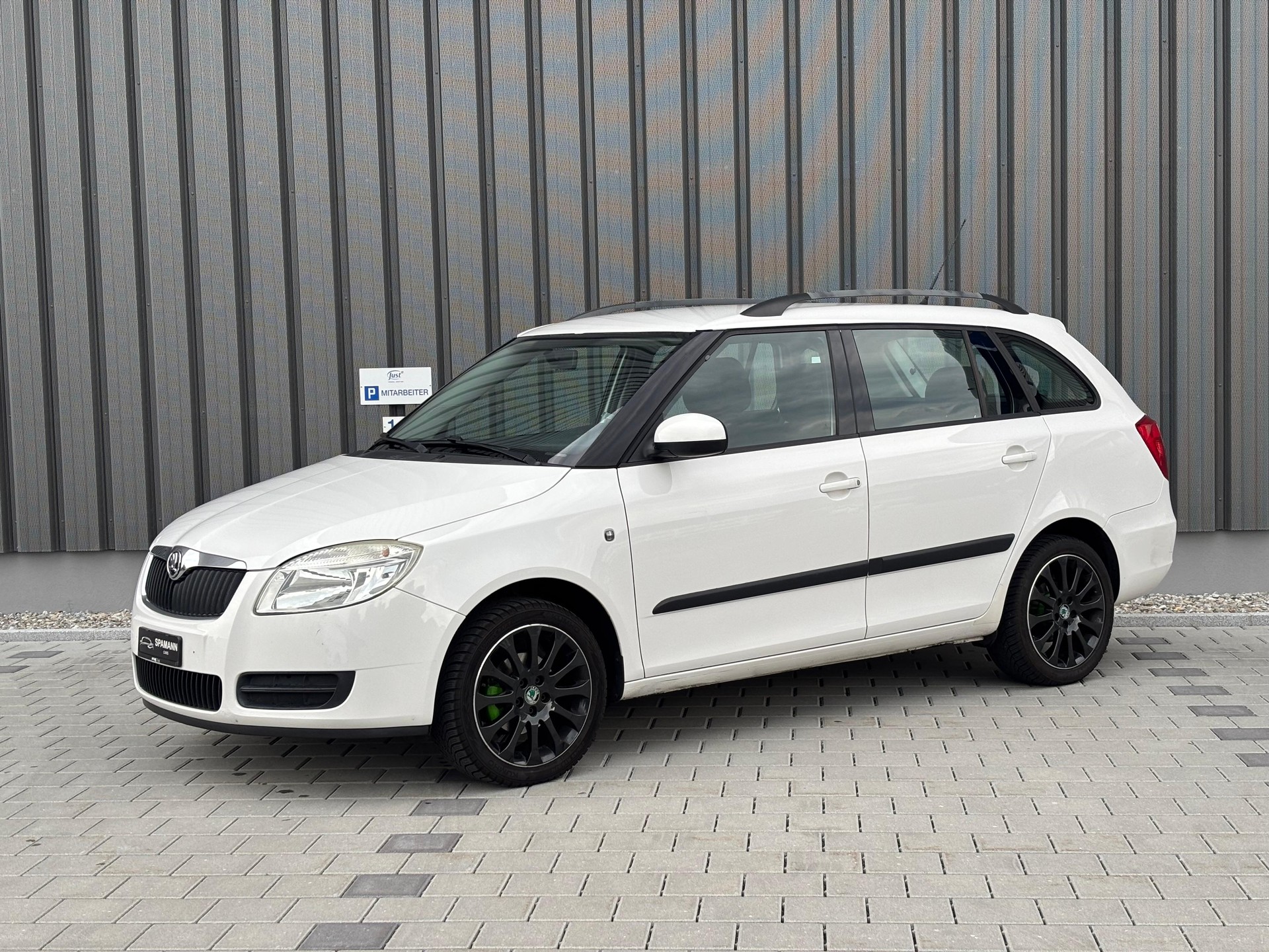 SKODA Fabia 1.4 Ambiente-image-1