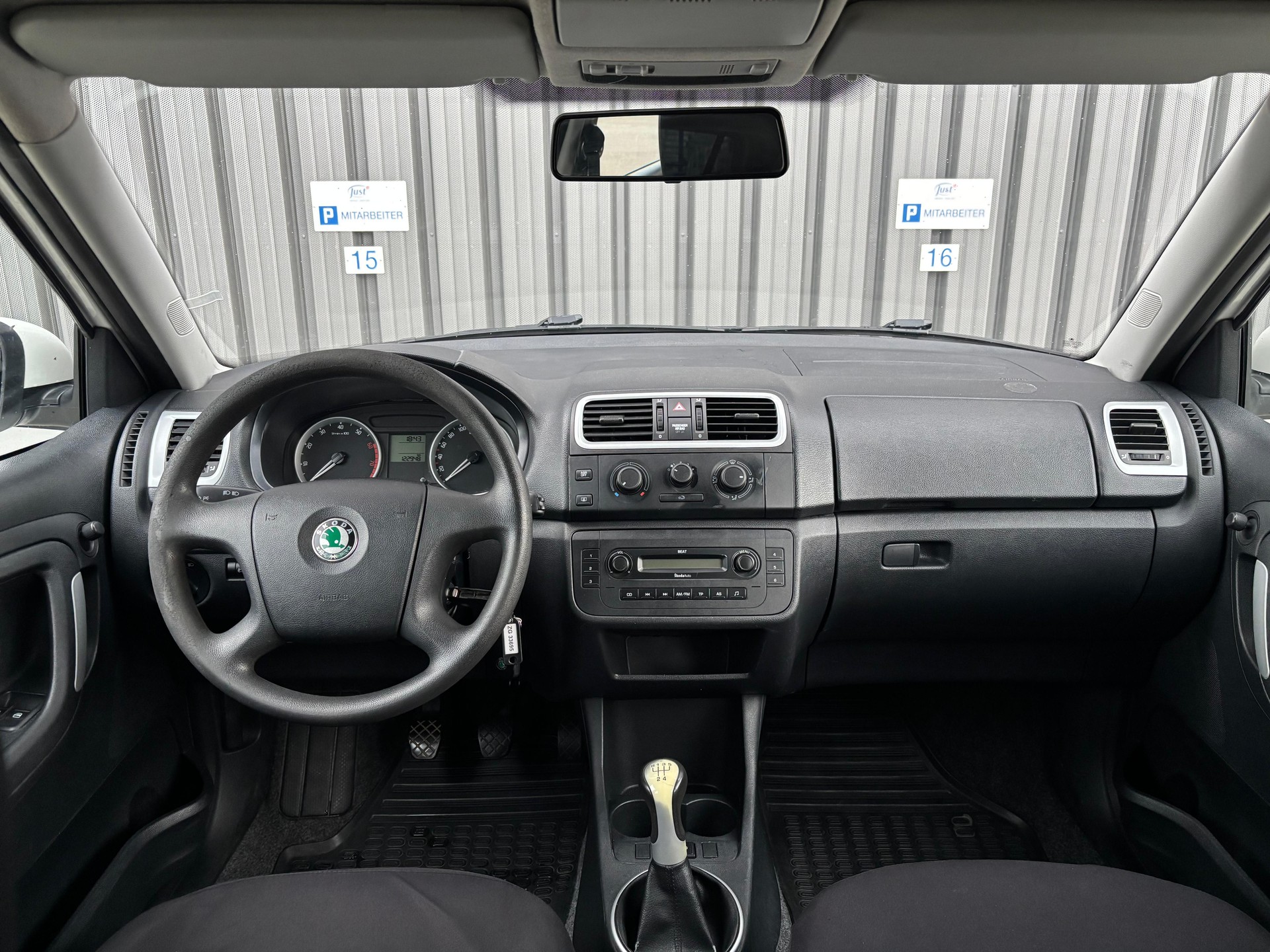 SKODA Fabia 1.4 Ambiente-image-14