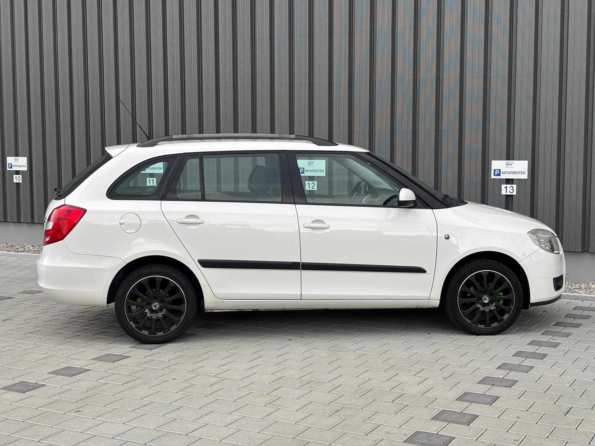 SKODA Fabia 1.4 Ambiente-image-8