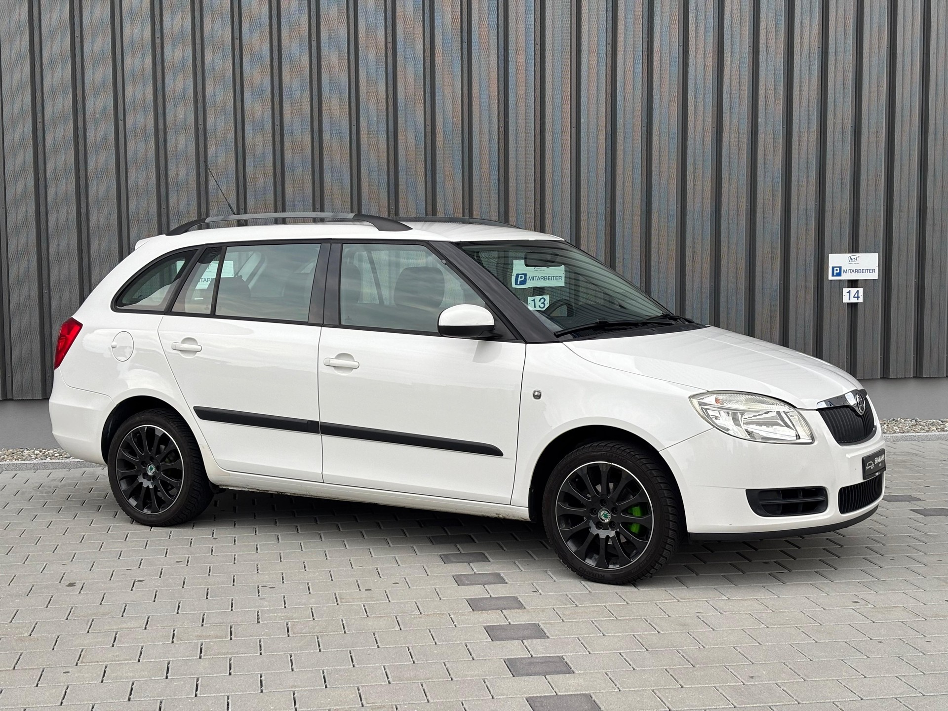 SKODA Fabia 1.4 Ambiente-image-9