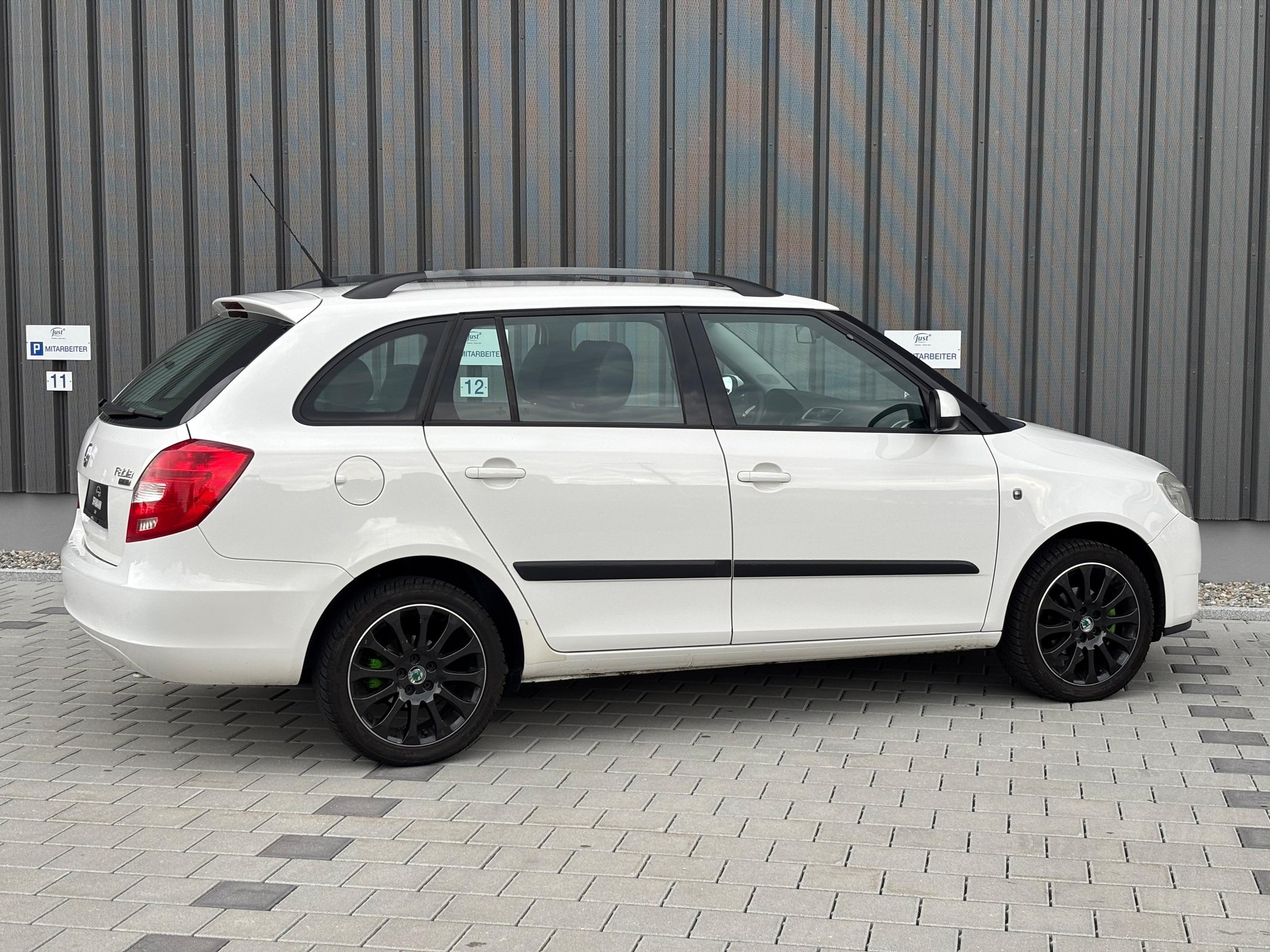 SKODA Fabia 1.4 Ambiente-image-7