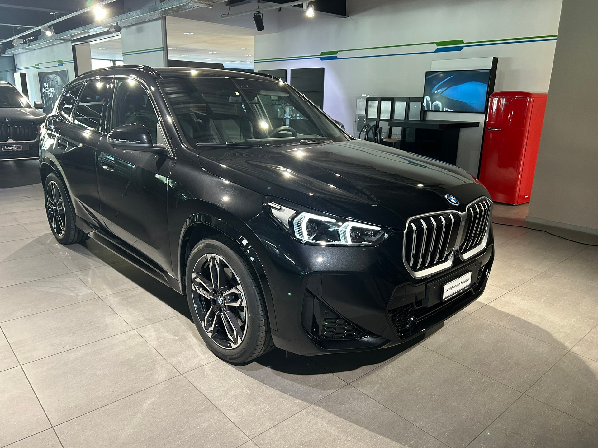 BMW X1 xDrive 30e M Sport-showroom-element-2