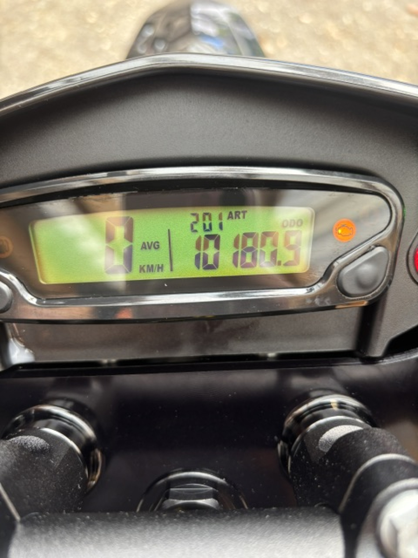 KTM 690 SMC R Supermoto-image-6