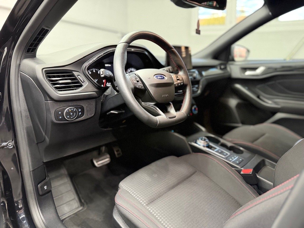 FORD Focus 1.5 SCTi ST Line Automatic | Head-Up Display | Rückfahrkamera | ACC Tempomat-image-11