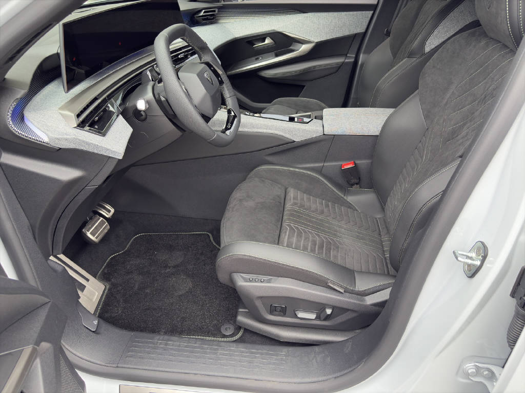 PEUGEOT 3008 long range e-GT Exclusive-image-4