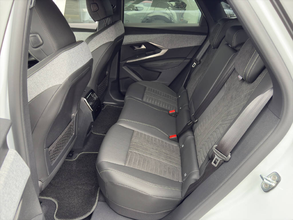 PEUGEOT 3008 long range e-GT Exclusive-image-7