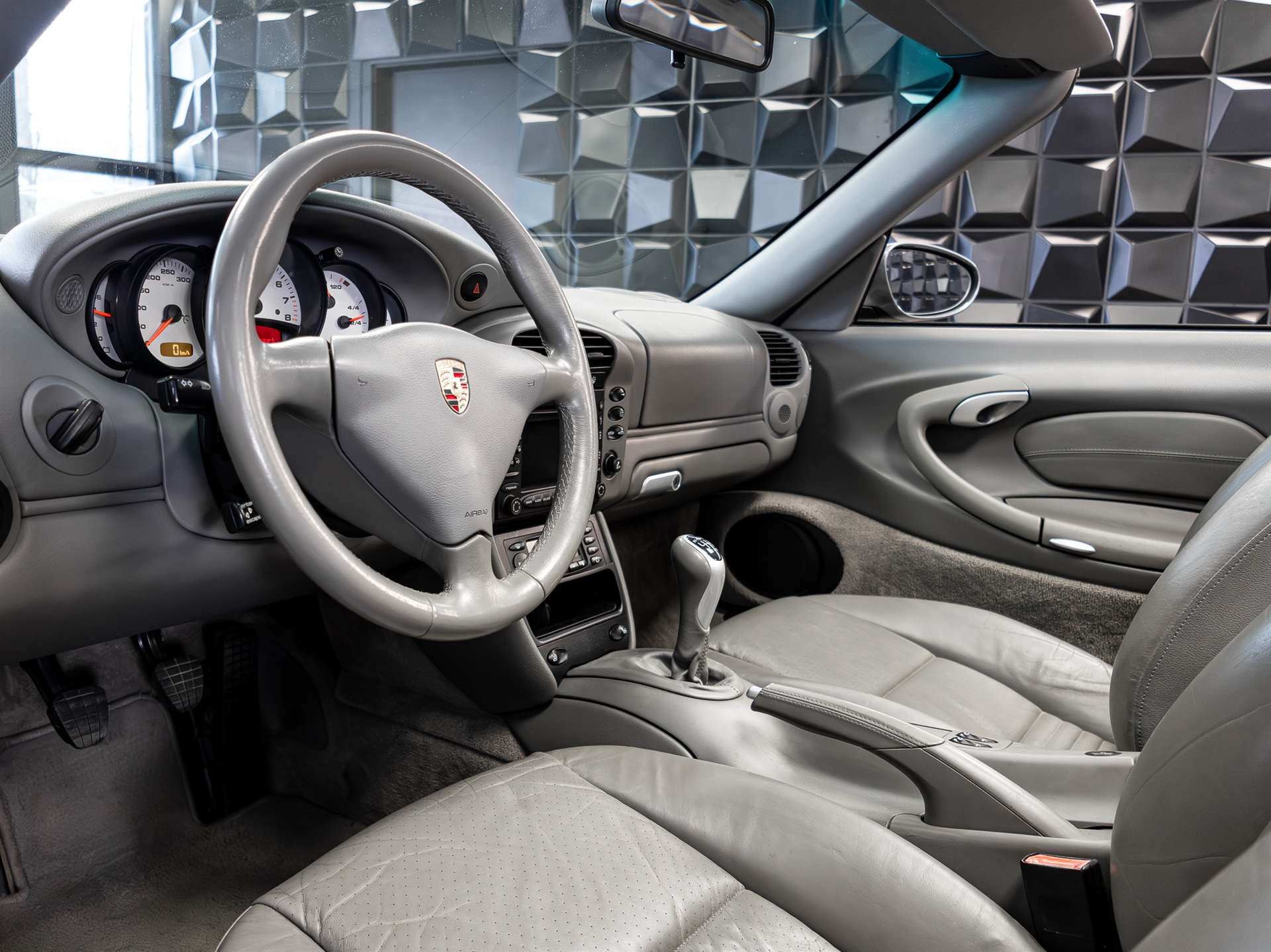 PORSCHE 911 Carrera 4 Cabrio / Hardtop!-image-12