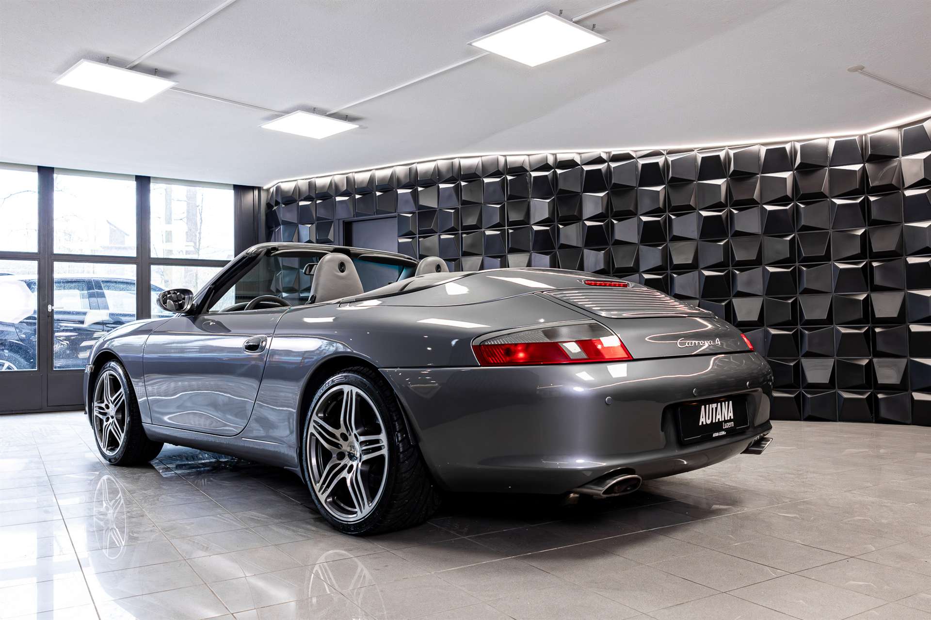 PORSCHE 911 Carrera 4 Cabrio / Hardtop!-image-3