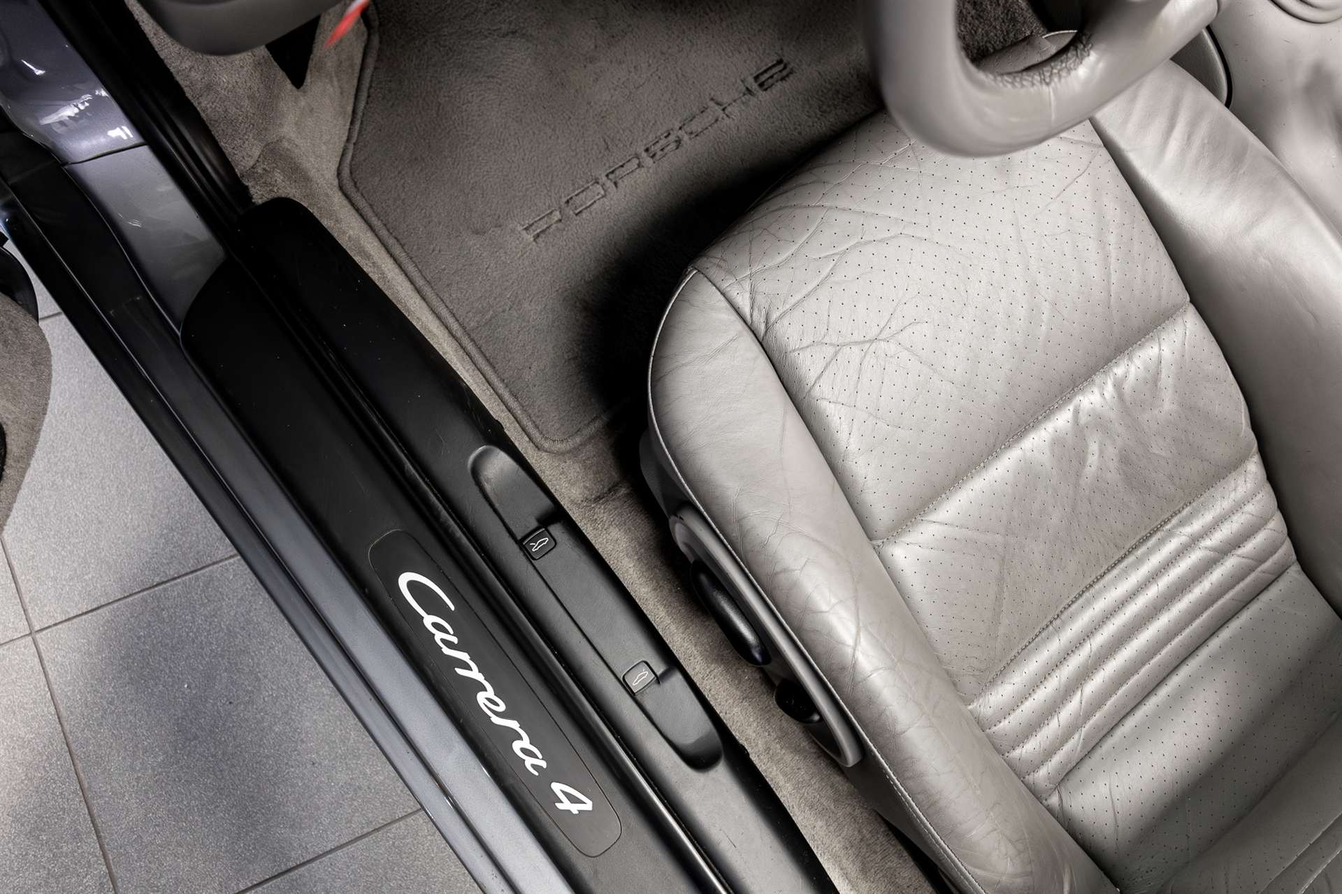PORSCHE 911 Carrera 4 Cabrio / Hardtop!-image-11