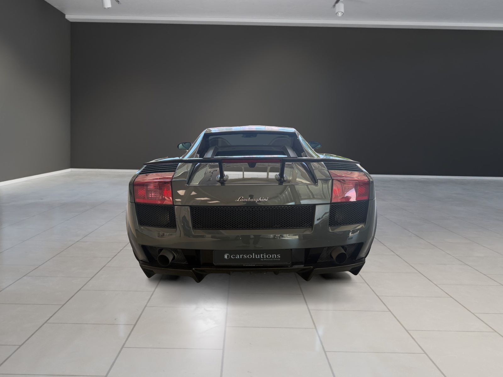 LAMBORGHINI Superleggera-image-2