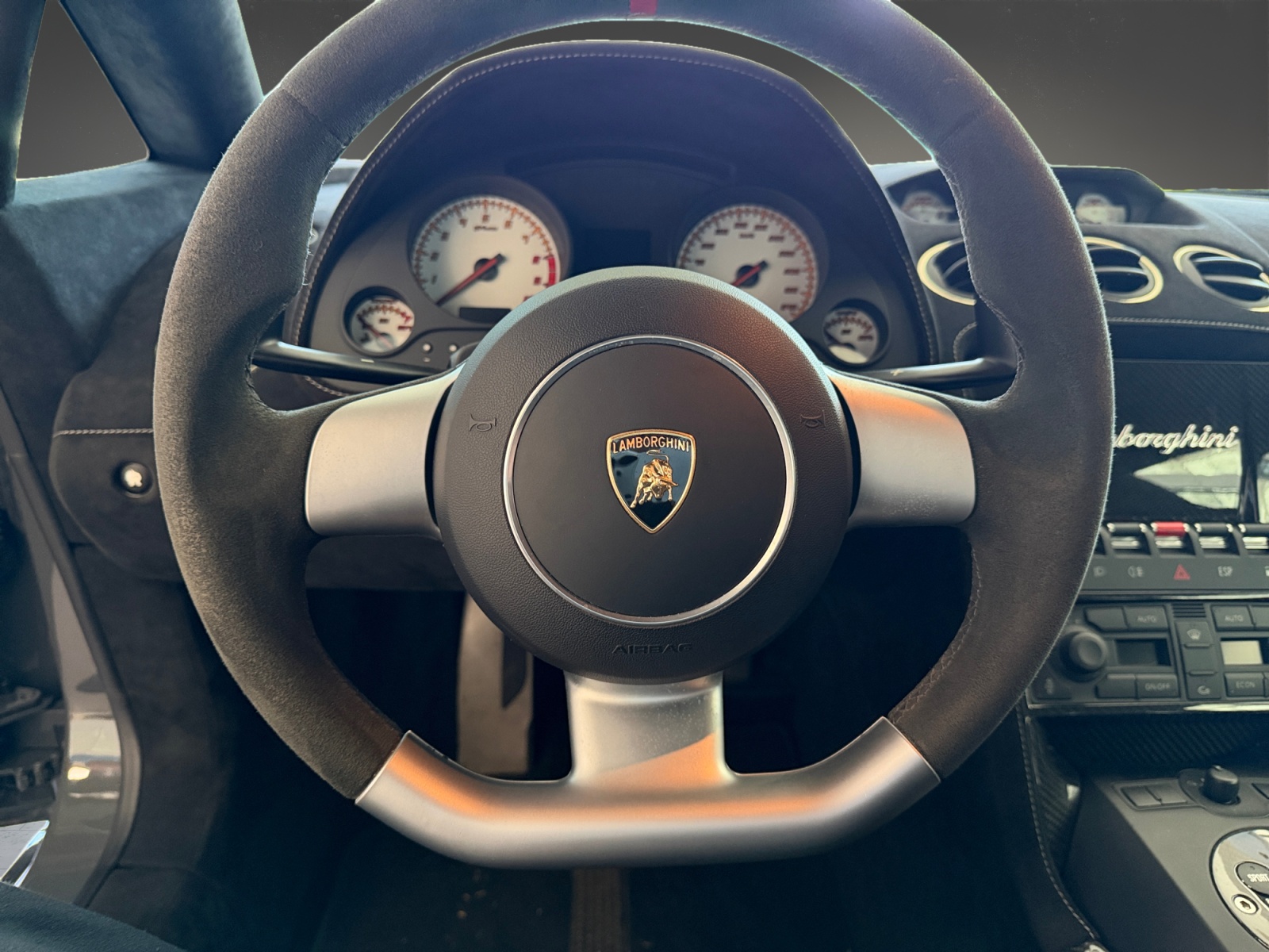 LAMBORGHINI Superleggera-image-11