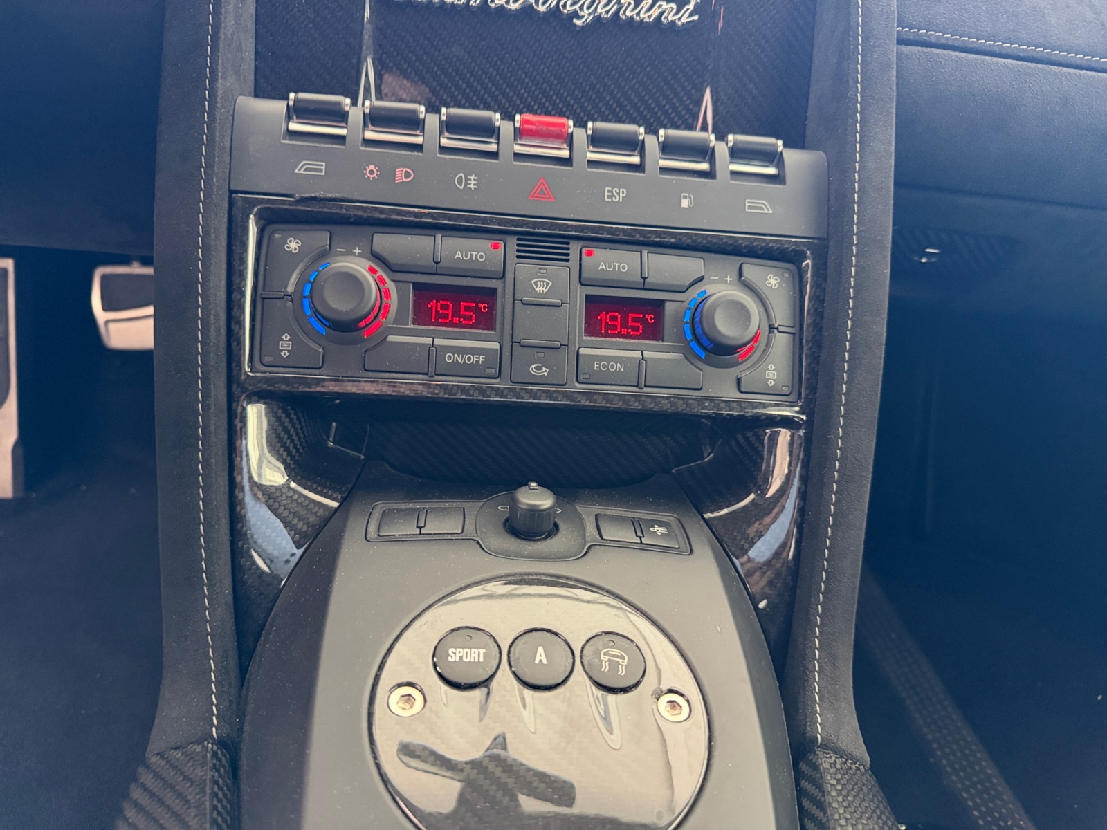 LAMBORGHINI Superleggera-image-16