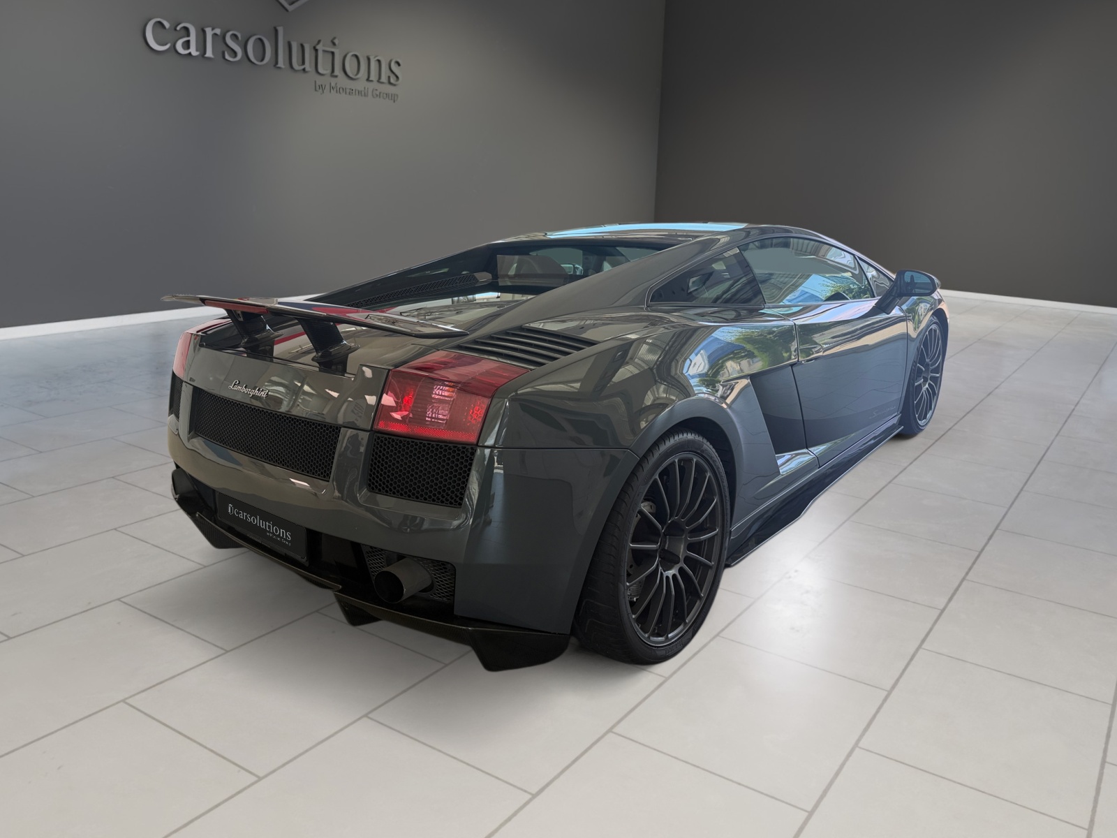 LAMBORGHINI Superleggera-image-3