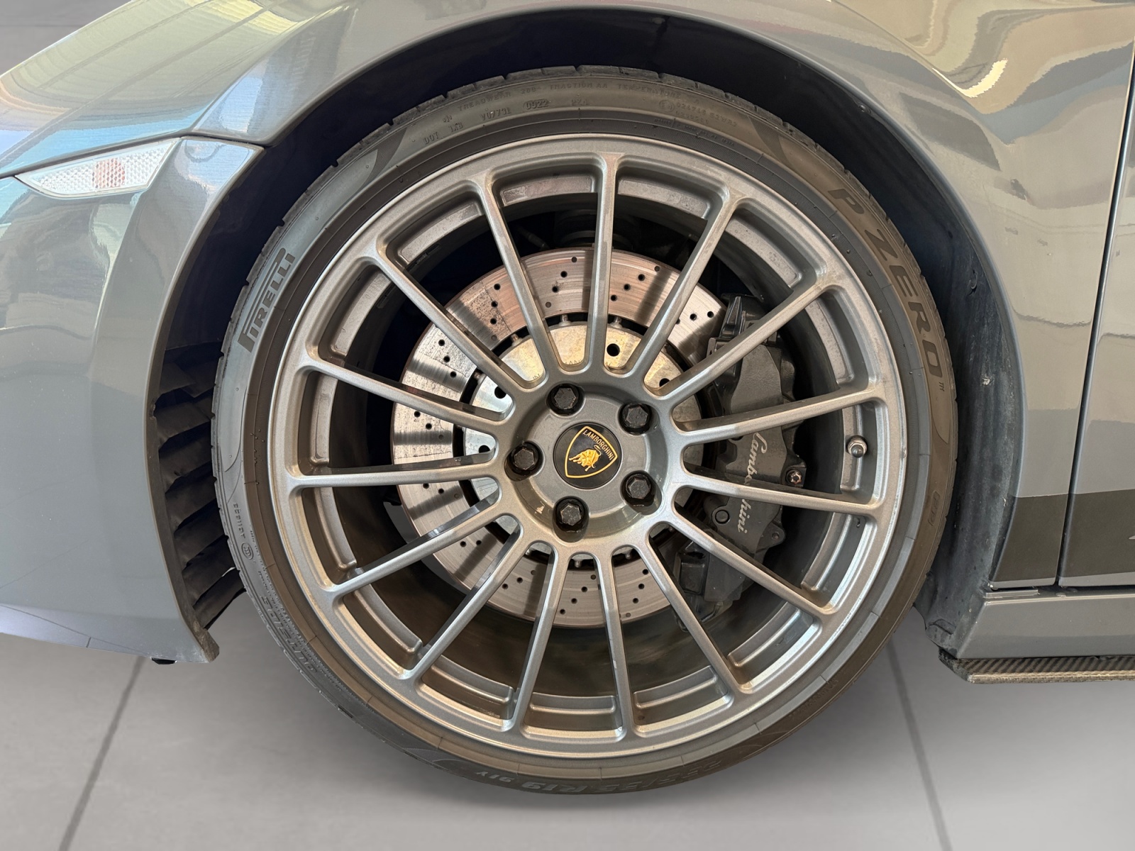 LAMBORGHINI Superleggera-image-9