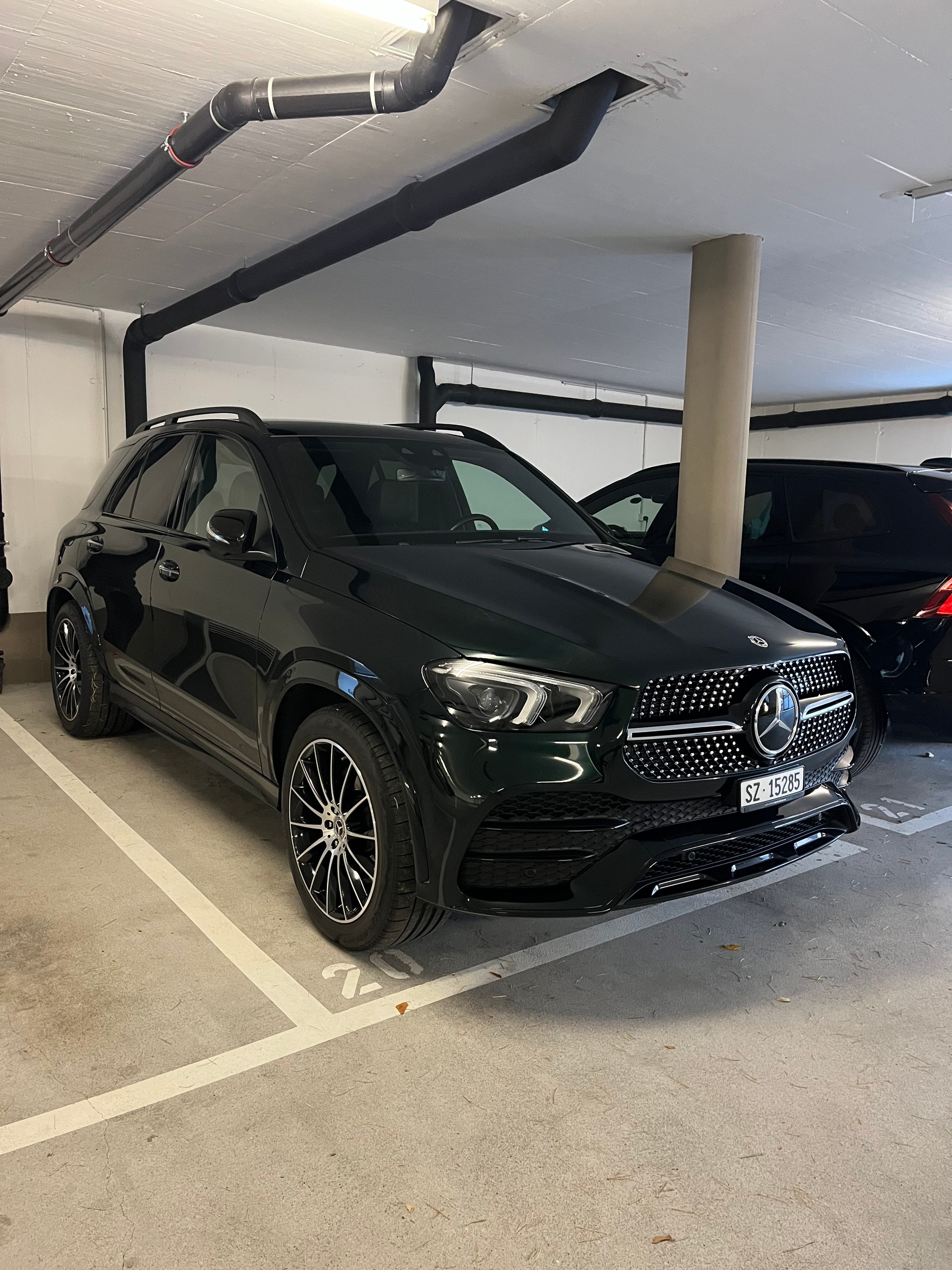 MERCEDES-BENZ GLE 300 d AMG Line 4matic-image-1