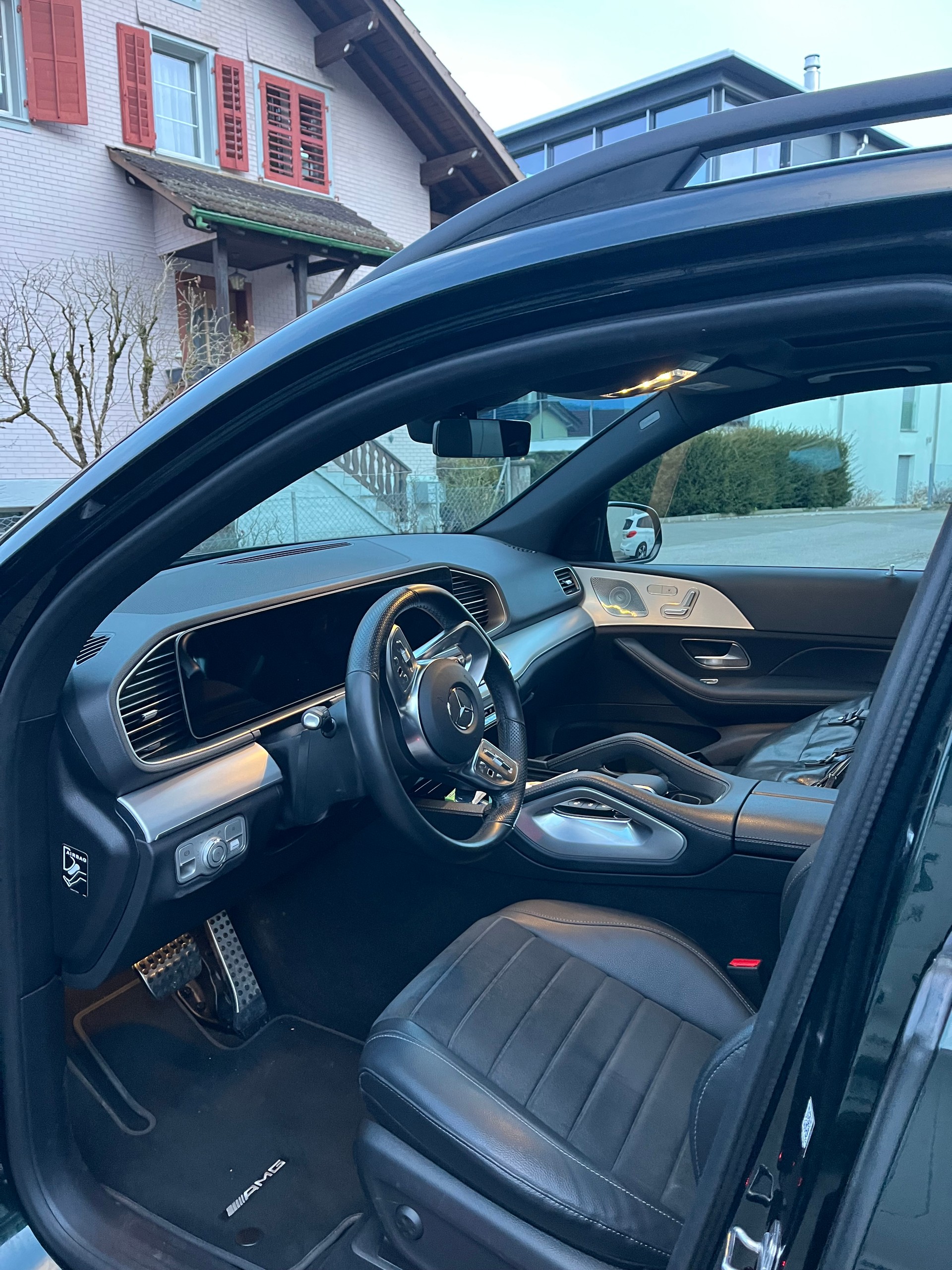 MERCEDES-BENZ GLE 300 d AMG Line 4matic-image-5