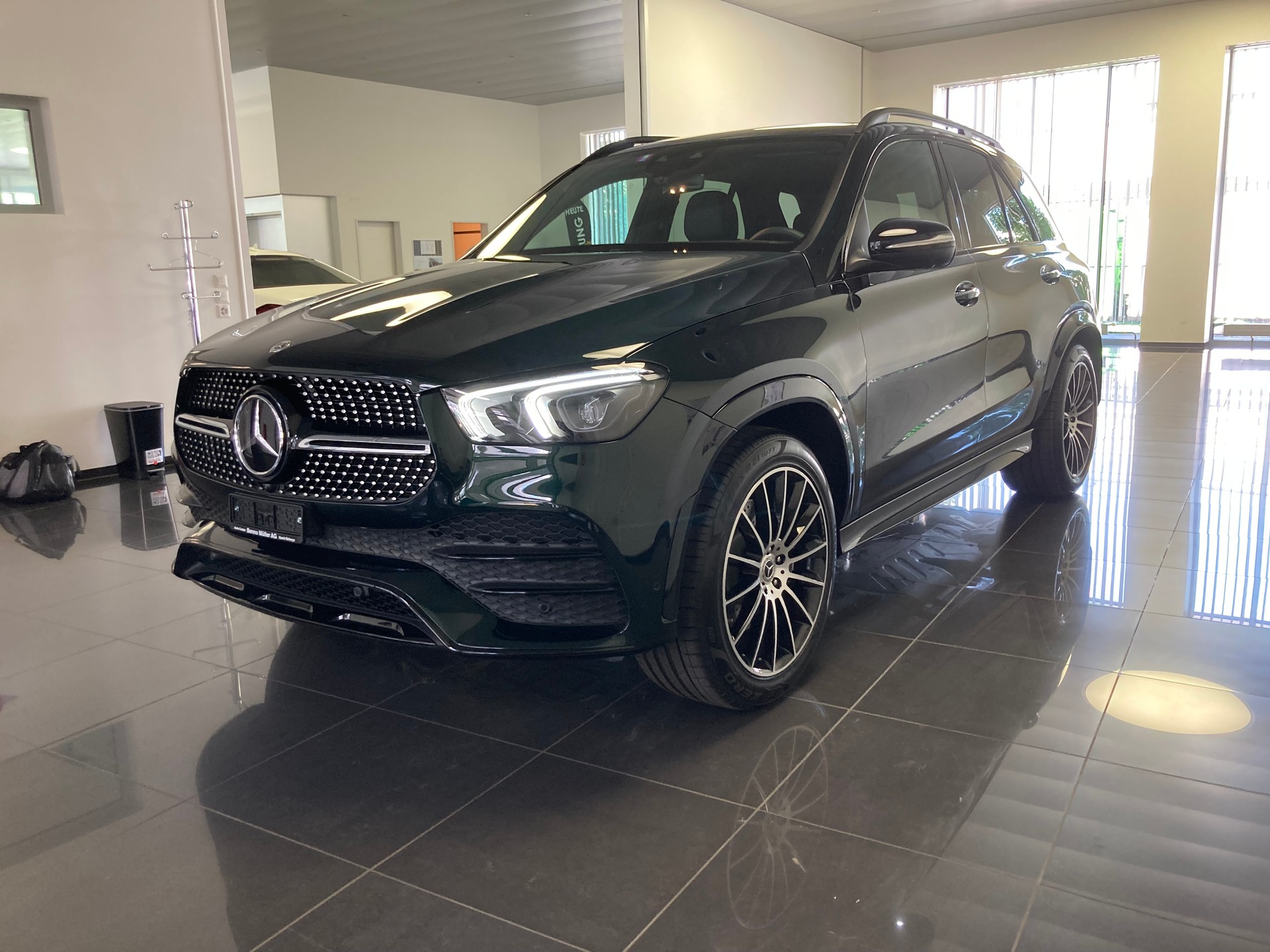 MERCEDES-BENZ GLE 300 d AMG Line 4matic-image-0