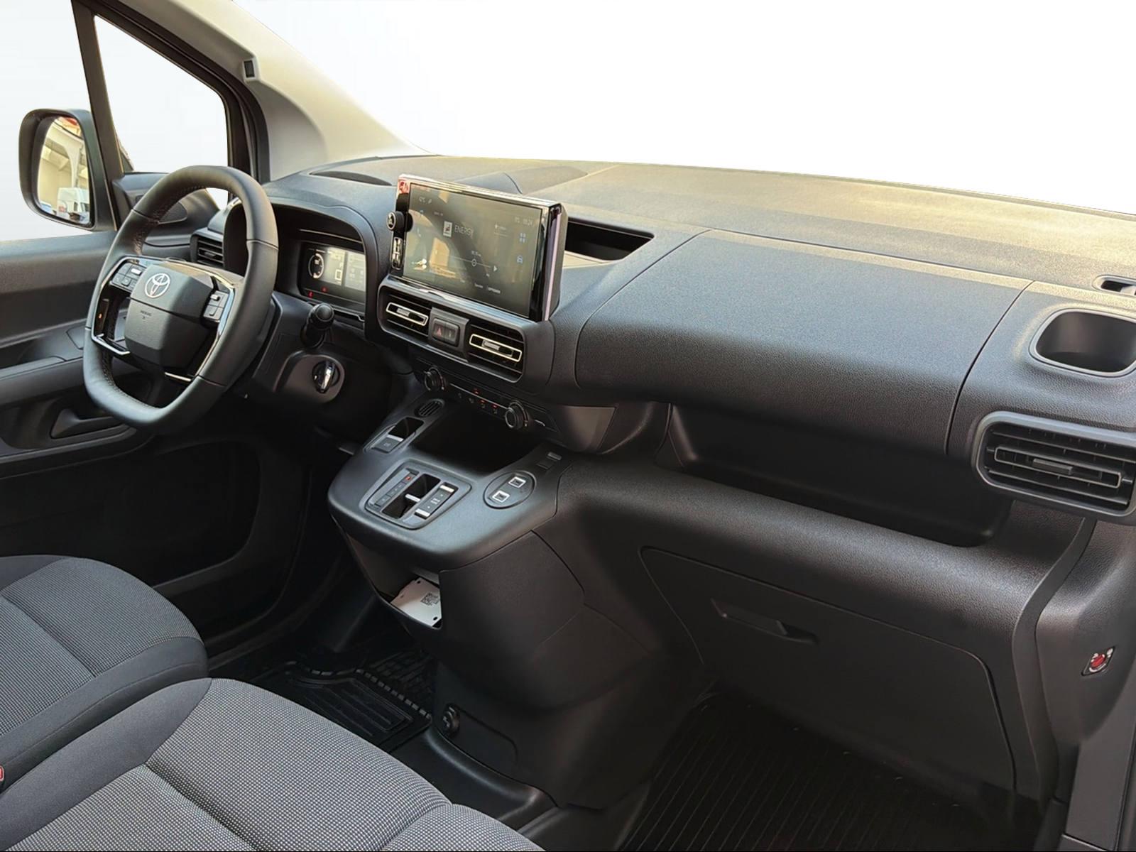 TOYOTA PROACE CITY Van L1 1.5 D Active-image-11