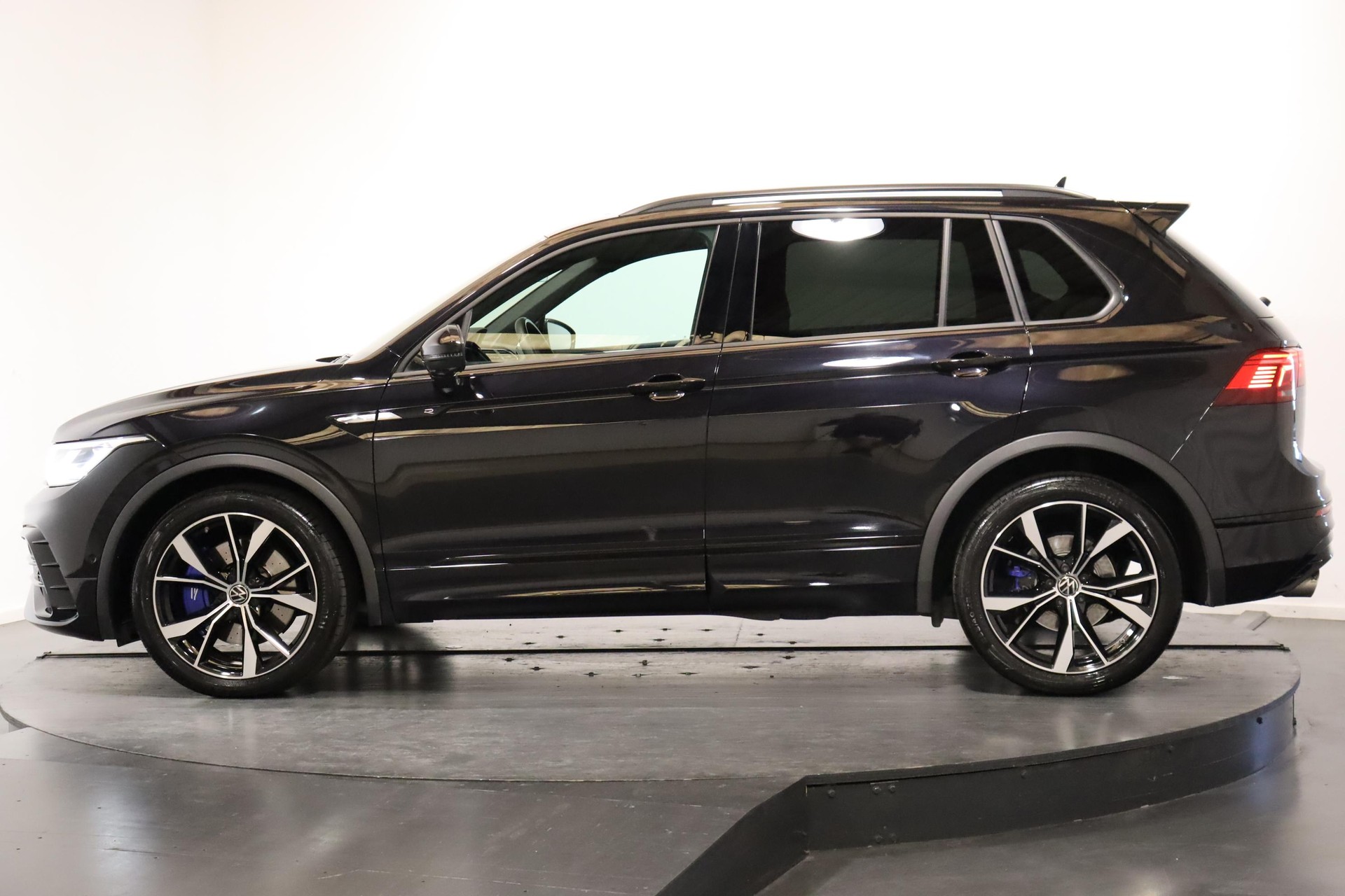 VW Tiguan 2.0 TSI R DSG-image-1