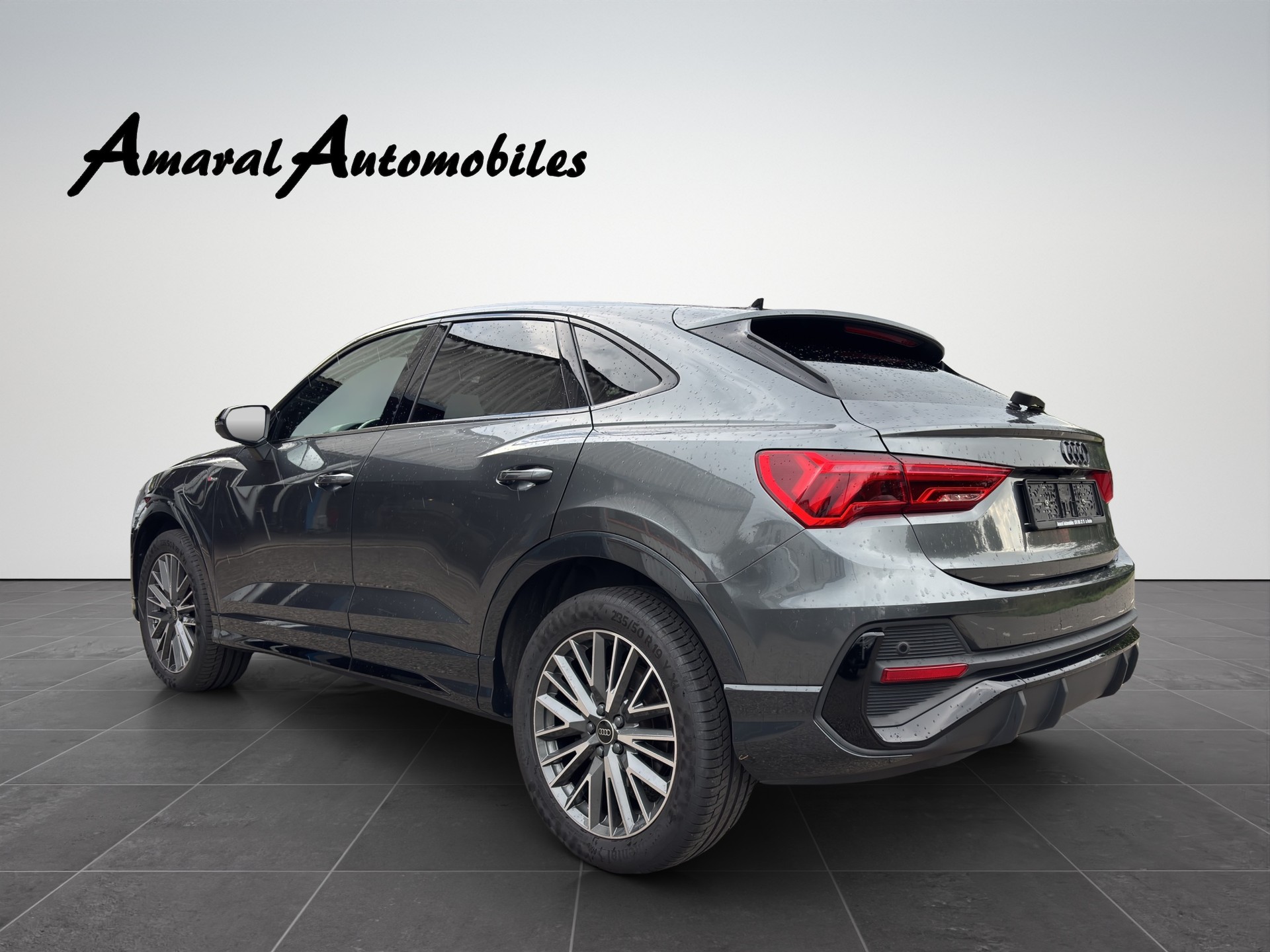 AUDI Q3 Sportback 45 TFSI e S line S-tronic-image-4
