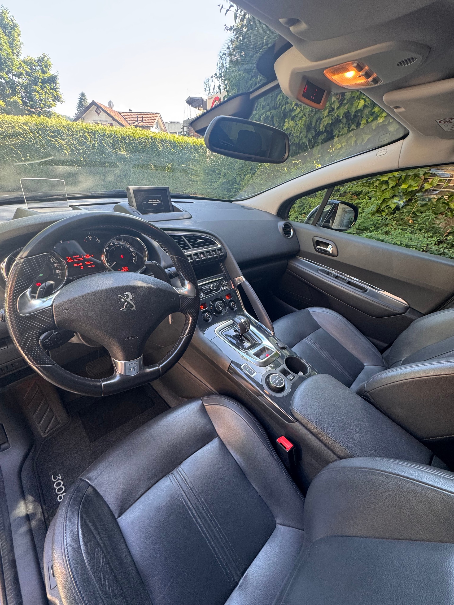 PEUGEOT 2.0 HDi HYbrid4 102g-image-2