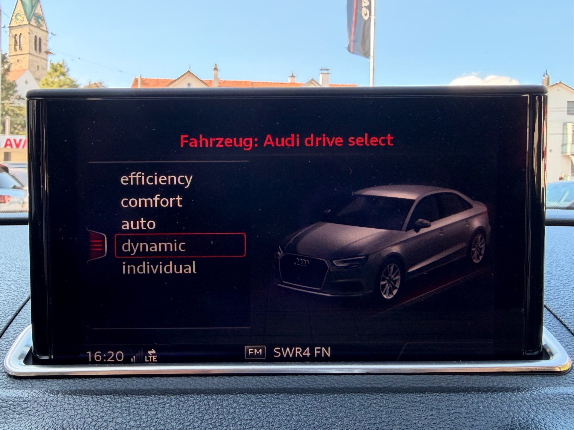 AUDI S3 2.0 TFSI QUATTRO *** MFK 02.26 & ASSISTENZPAKET ***-image-13
