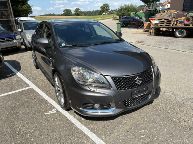 SUZUKI Kizashi 2.4 Sergio Cellano 4WD CVT-image-4