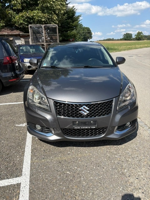 SUZUKI Kizashi 2.4 Sergio Cellano 4WD CVT-image-5