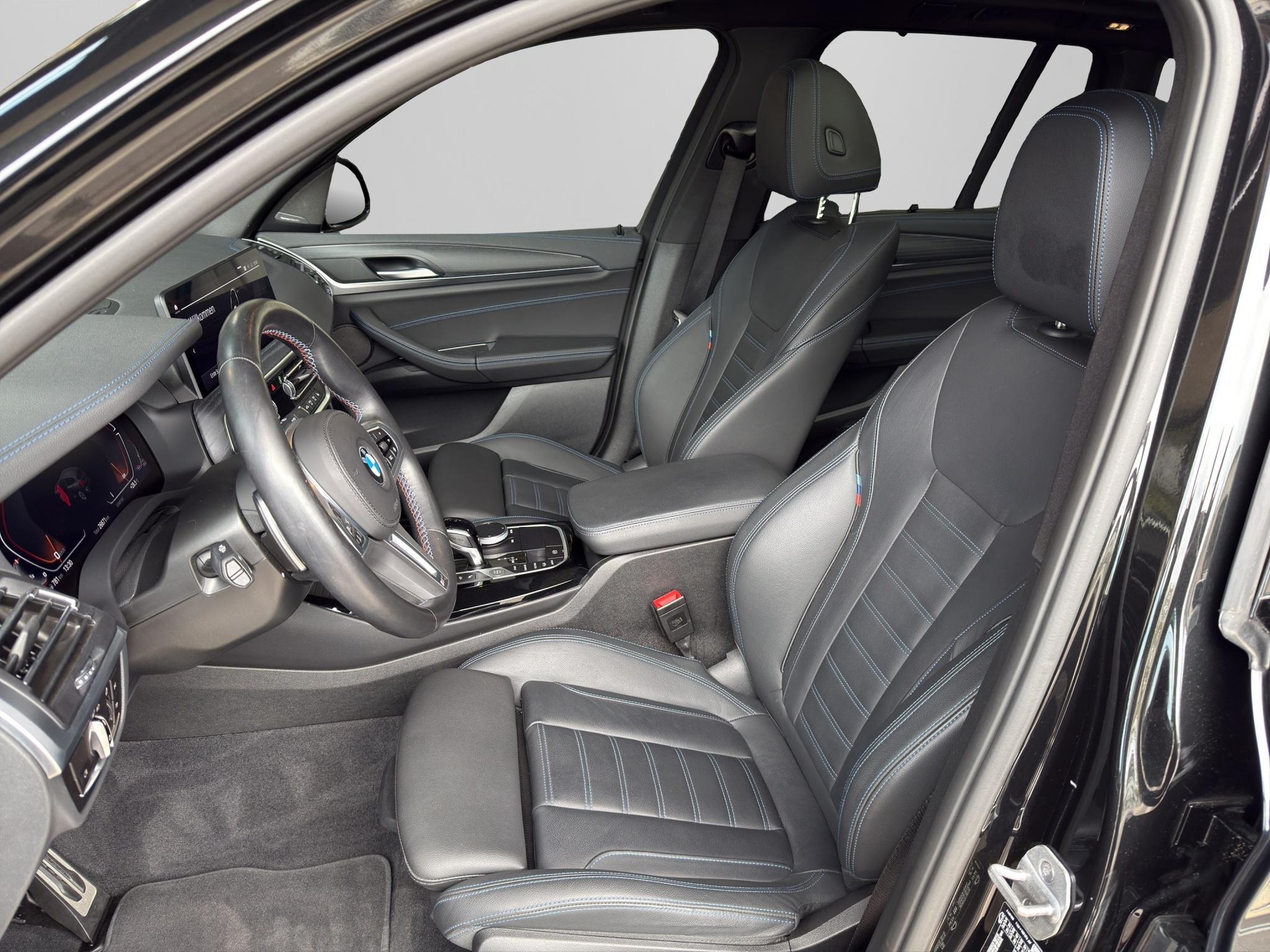 BMW X3 M40i-image-9