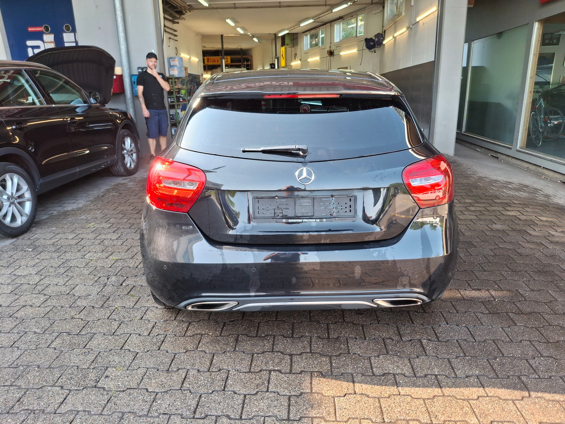 MERCEDES-BENZ A 180-image-3