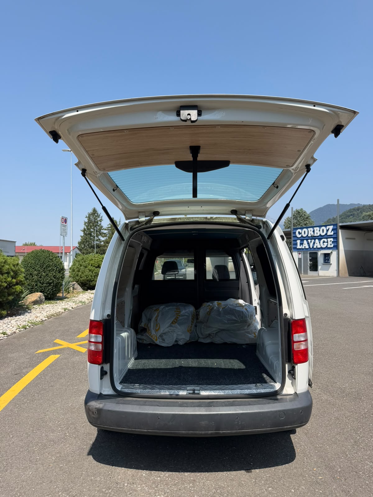 VW Caddy Maxi 1.6 TDI Blue Motion Technology-image-6