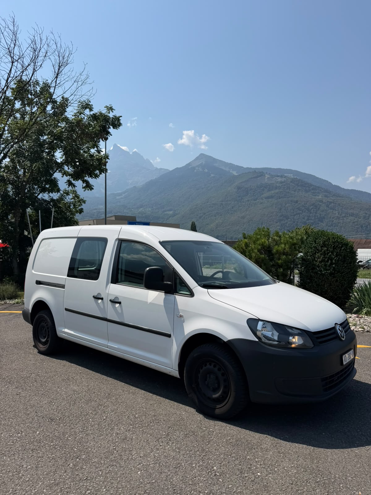 VW Caddy Maxi 1.6 TDI Blue Motion Technology-image-2