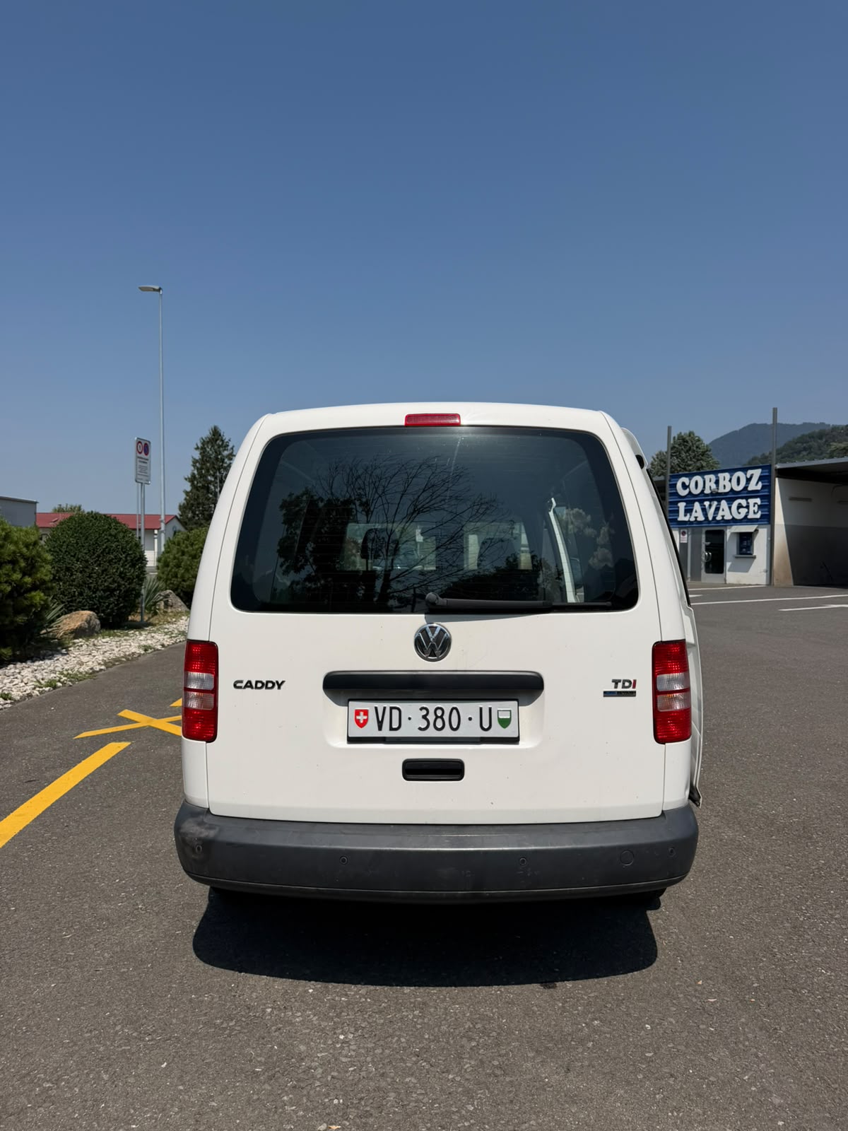 VW Caddy Maxi 1.6 TDI Blue Motion Technology-image-5