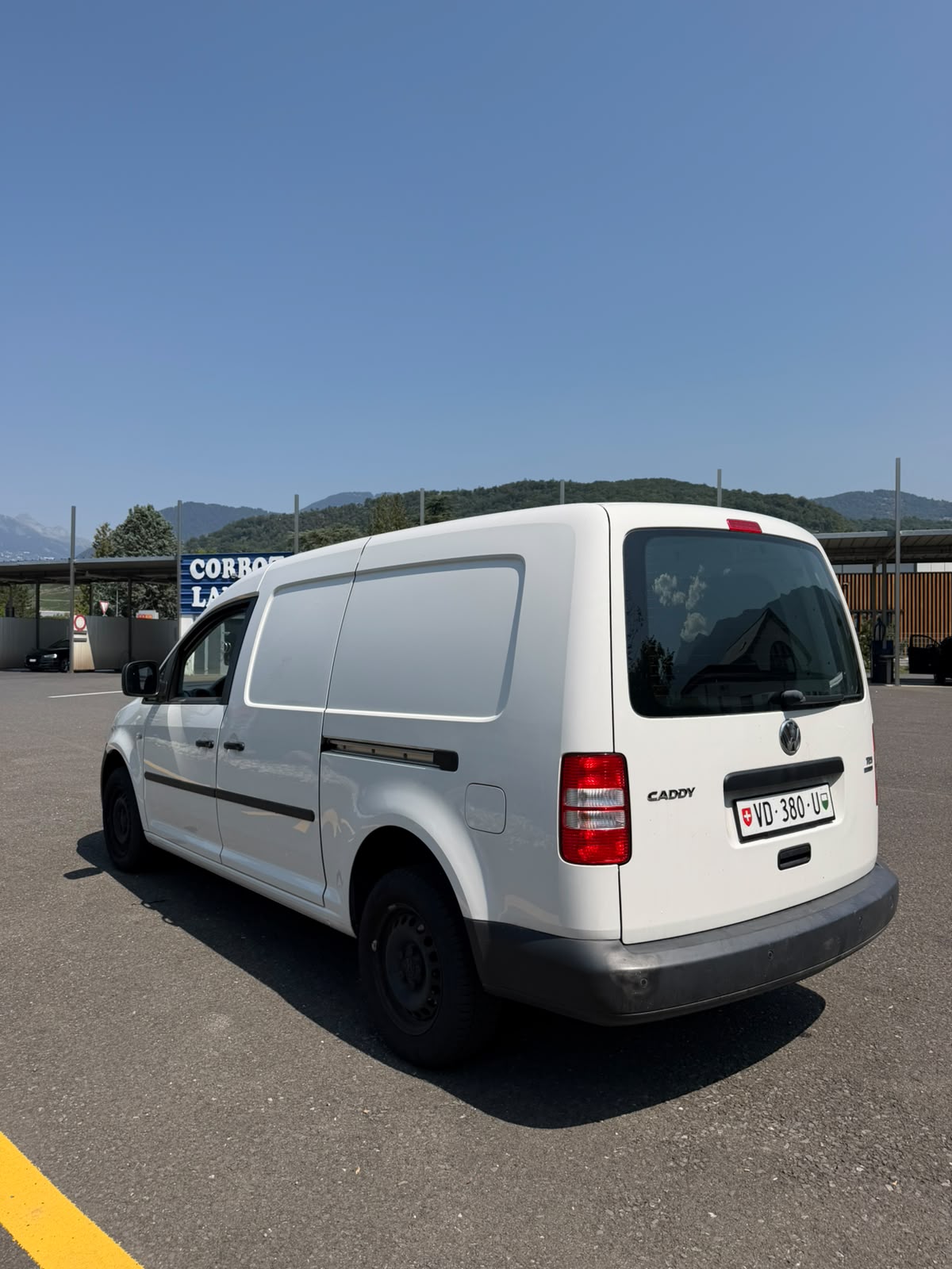 VW Caddy Maxi 1.6 TDI Blue Motion Technology-image-7