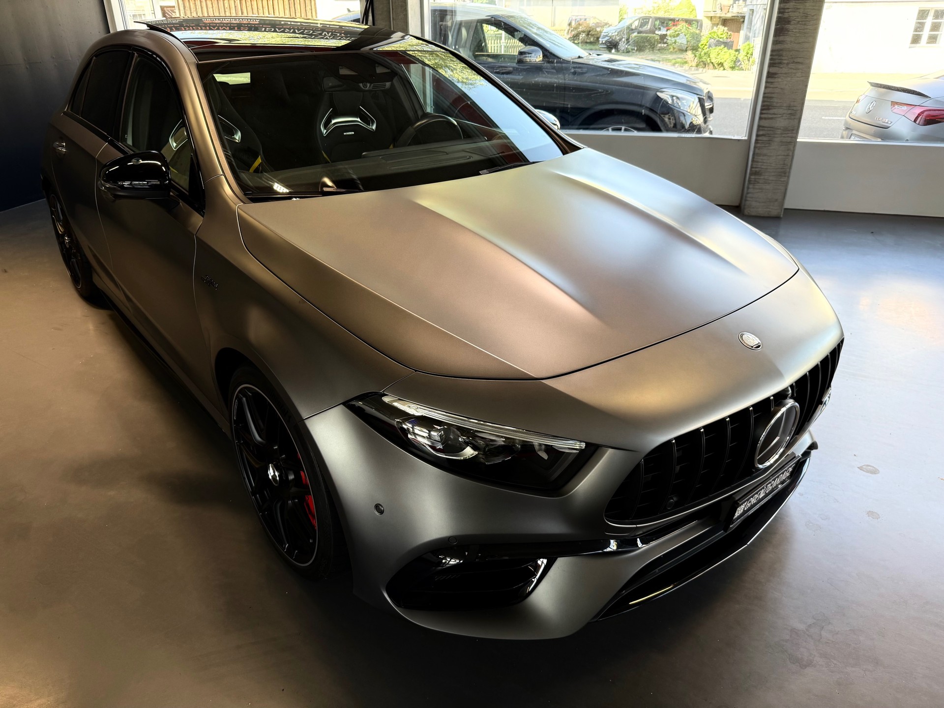 MERCEDES-BENZ A AMG 45 S 4Matic+ 8G-DCT-showroom-element-1