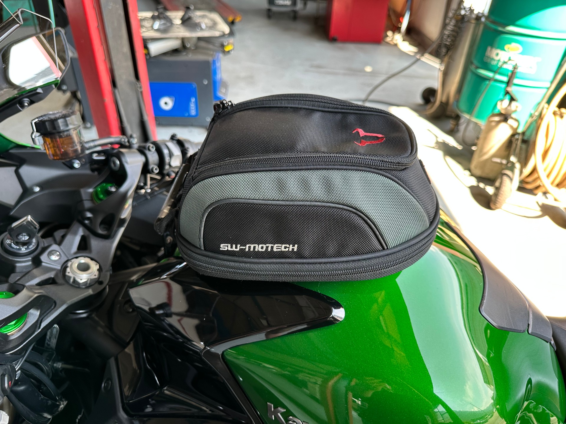 KAWASAKI Ninja H2 SX SE Performance Tourer ABS-image-13