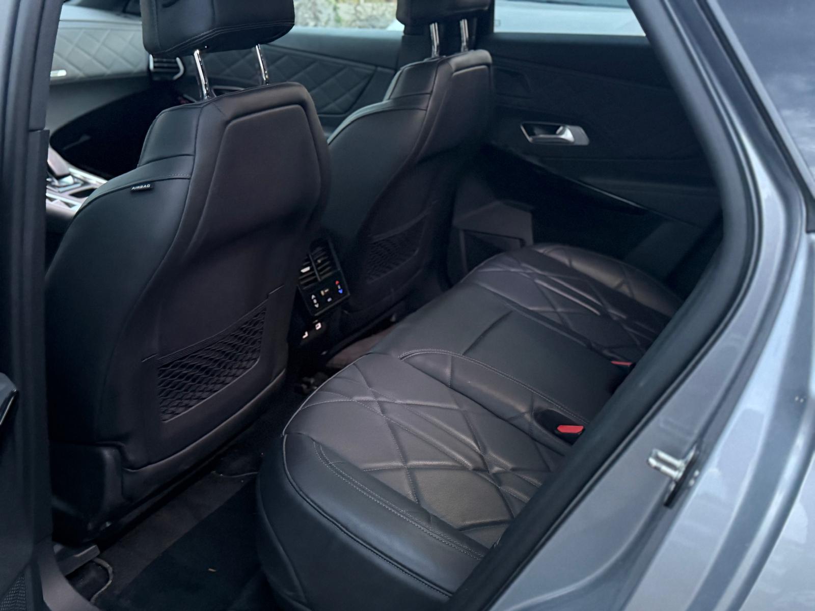 DS AUTOMOBILES DS 7 Crossback E-Tense 300 4x4 Louvre-image-9
