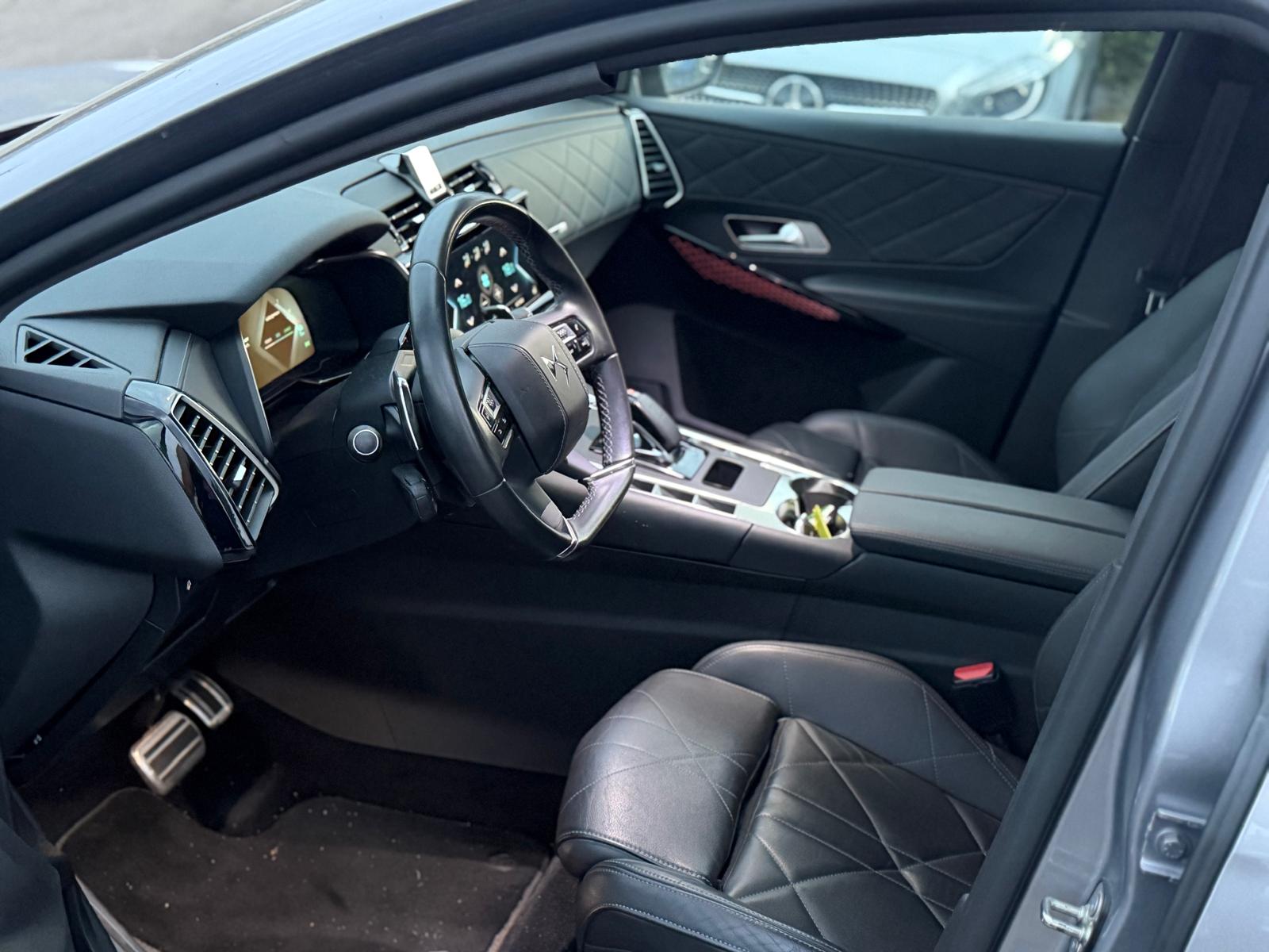 DS AUTOMOBILES DS 7 Crossback E-Tense 300 4x4 Louvre-image-11