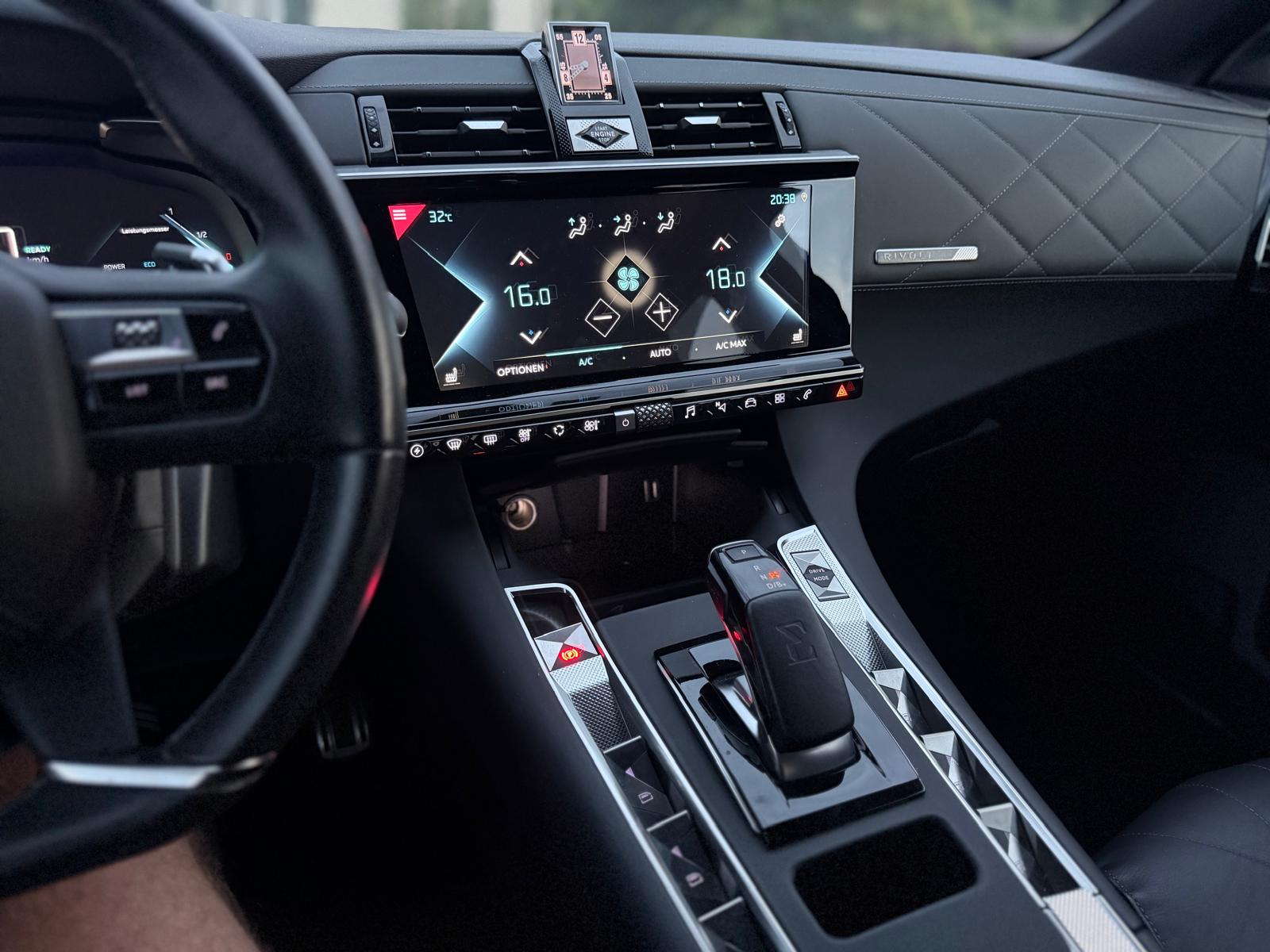 DS AUTOMOBILES DS 7 Crossback E-Tense 300 4x4 Louvre-image-7