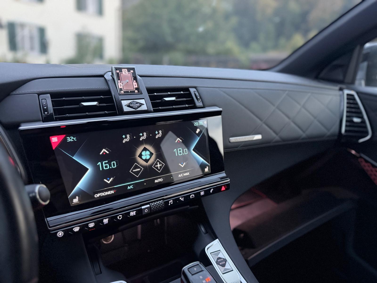 DS AUTOMOBILES DS 7 Crossback E-Tense 300 4x4 Louvre-image-12