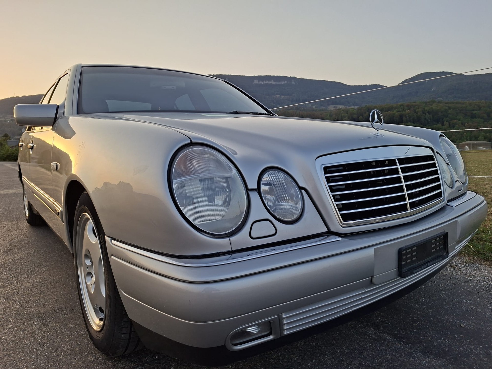 MERCEDES-BENZ E 320 Avantgarde Automatic-image-0