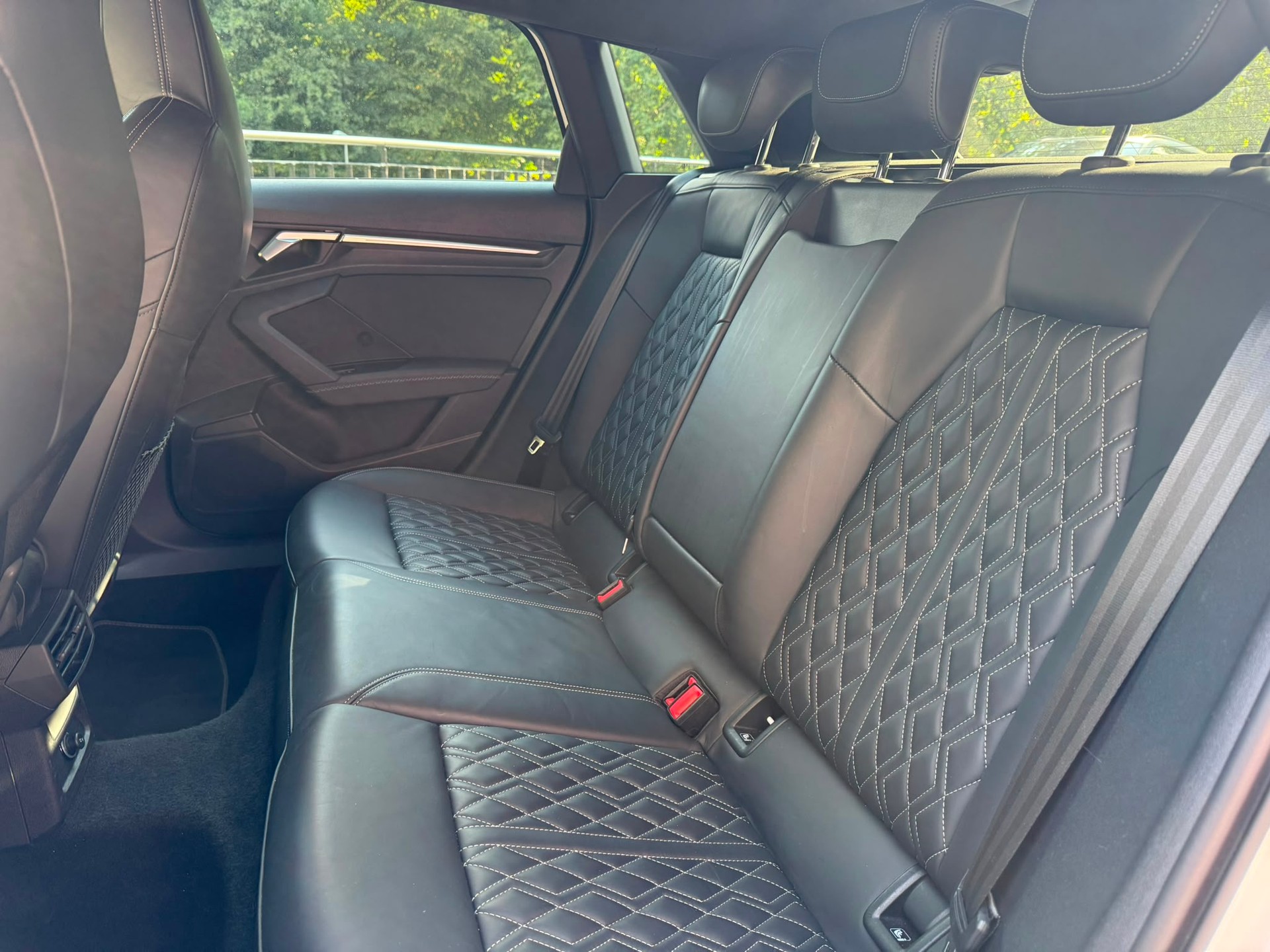 AUDI S3 Sportback 2.0 TFSI quattro S-tronic-image-11