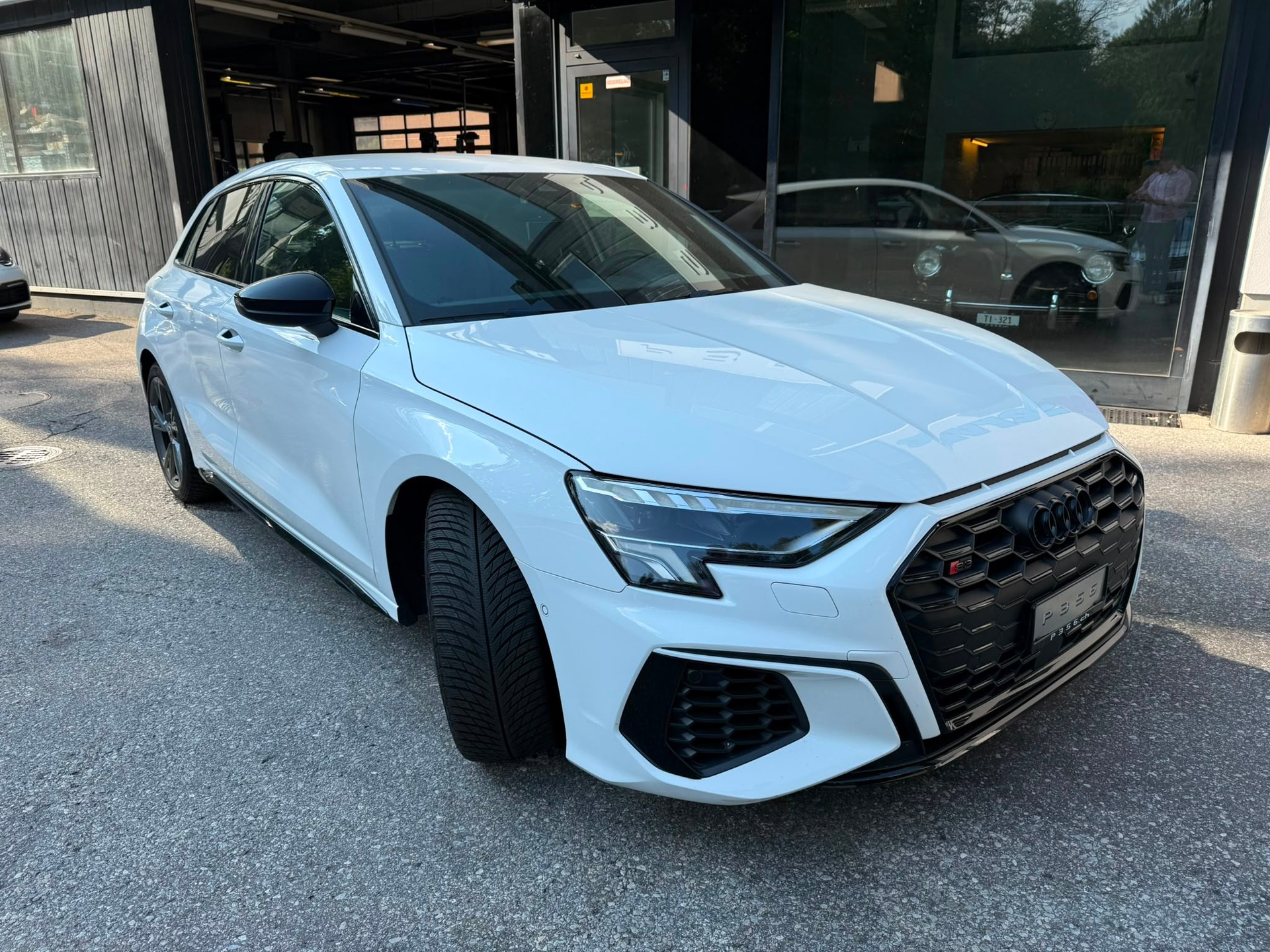AUDI S3 Sportback 2.0 TFSI quattro S-tronic-image-3