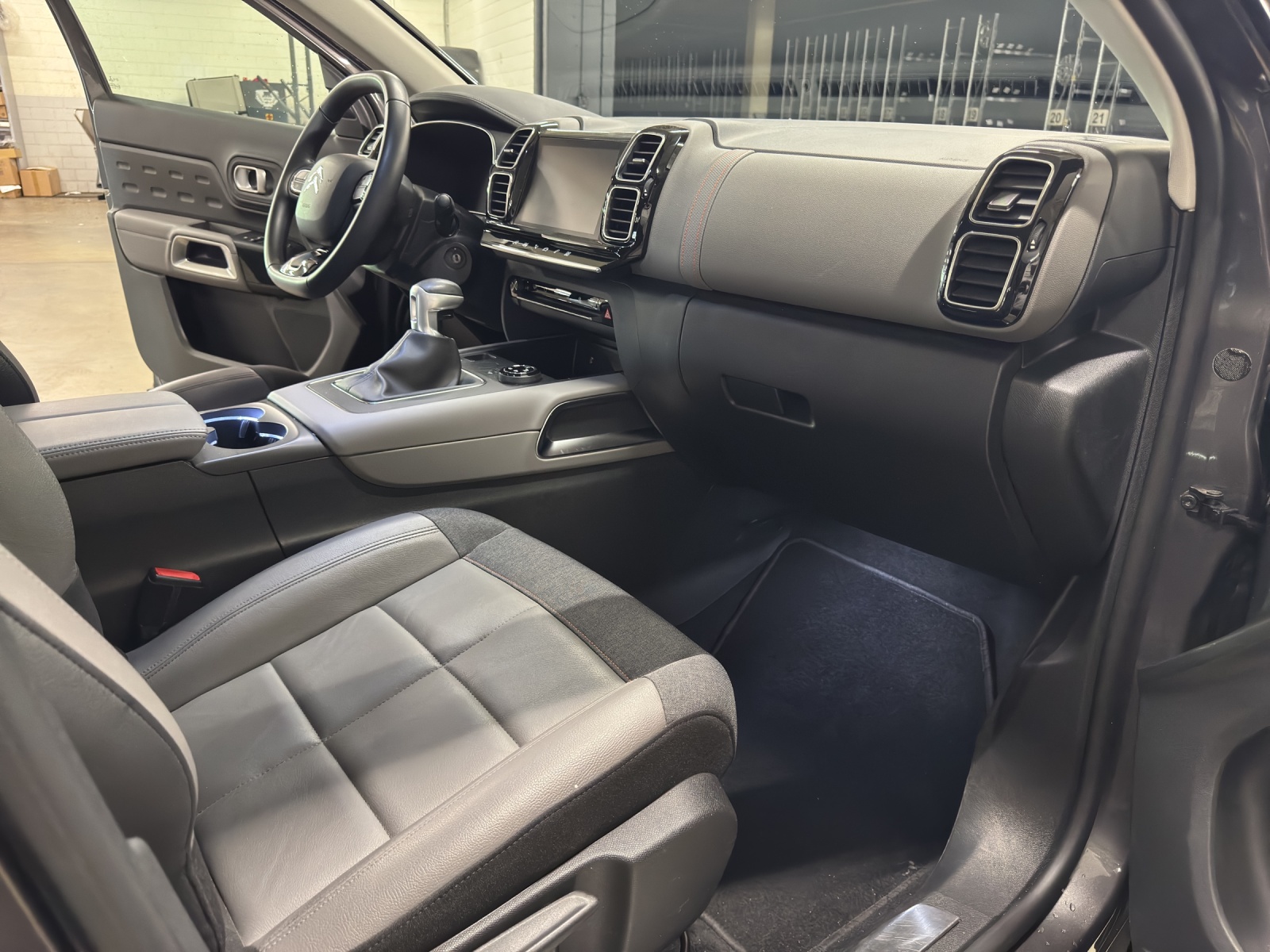 CITROEN C5 Aircross 1.2 PureTech Feel-image-16